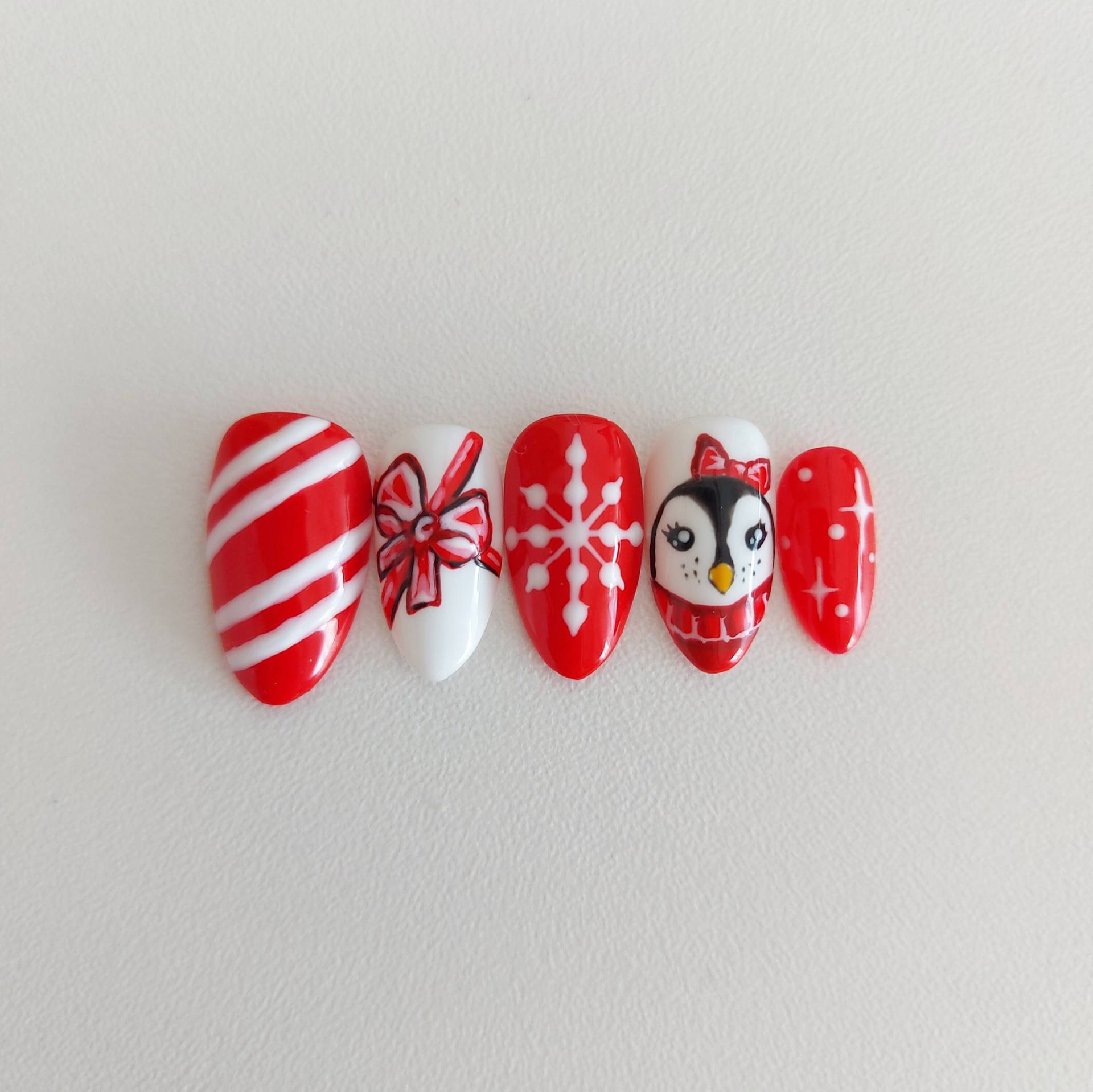 Press On Nails Christmas, Penguin, Star, Candycane, White, Red, Cute, Animal Press On Nails Christmas, Penguin, Star, Candycane, White, Red, Cute, Animal von Etsy - ForestFairyNails