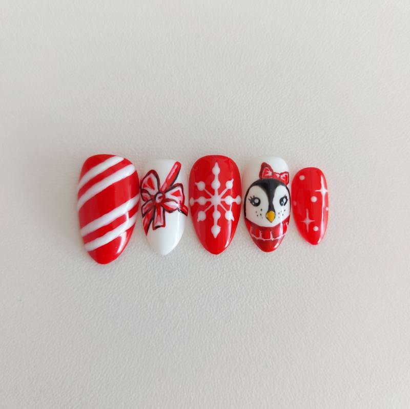 Press On Nails Christmas, Penguin, Star, Candycane, White, Red, Cute, Animal von Etsy - ForestFairyNails