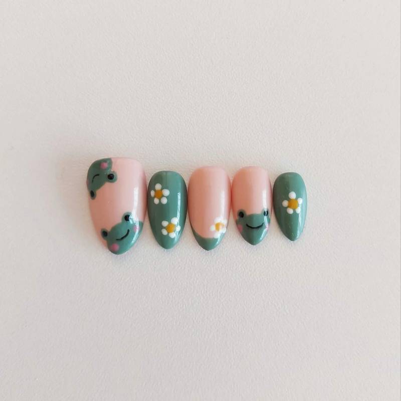 Press On Nails Frog, Floral, Kawaii, Daisy, Animal, Nature von Etsy - ForestFairyNails