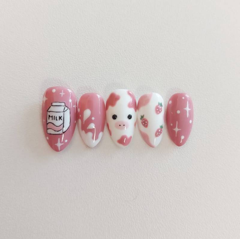 Press On Nails Strawberry Cow, Pink, Cute von Etsy - ForestFairyNails