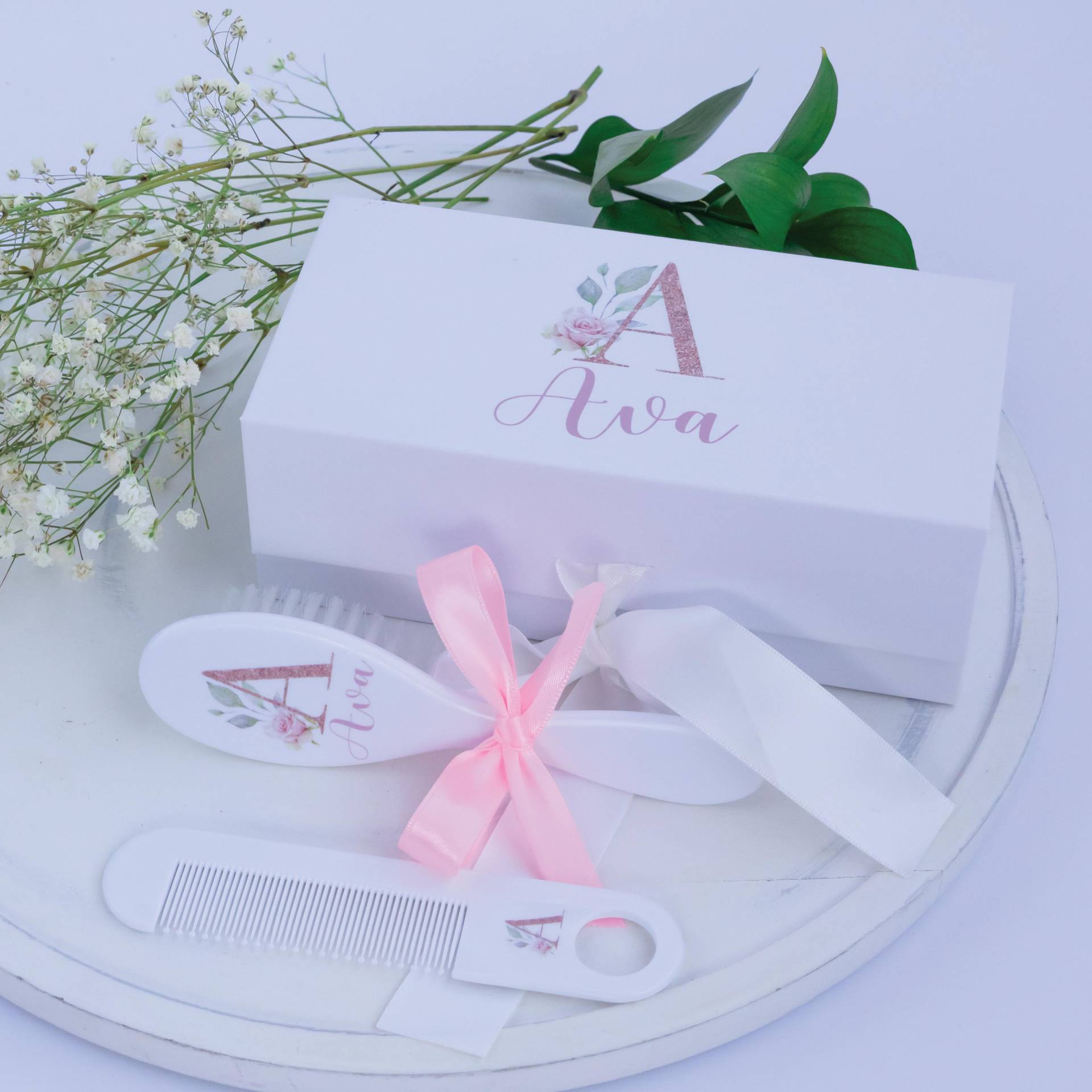 Personalisiertes Babygeschenk, Personalisierte Babybürste Und Kamm-Set, Personalisiertes Babymädchen Geschenk, Babypartygeschenk, Neues Personalisiertes Babygeschenk, Personalisierte Babybürste Und Kamm-Set, Personalisiertes Babymädchen Geschenk, Babypartygeschenk, Neues von Etsy - ForeverPersonalized0