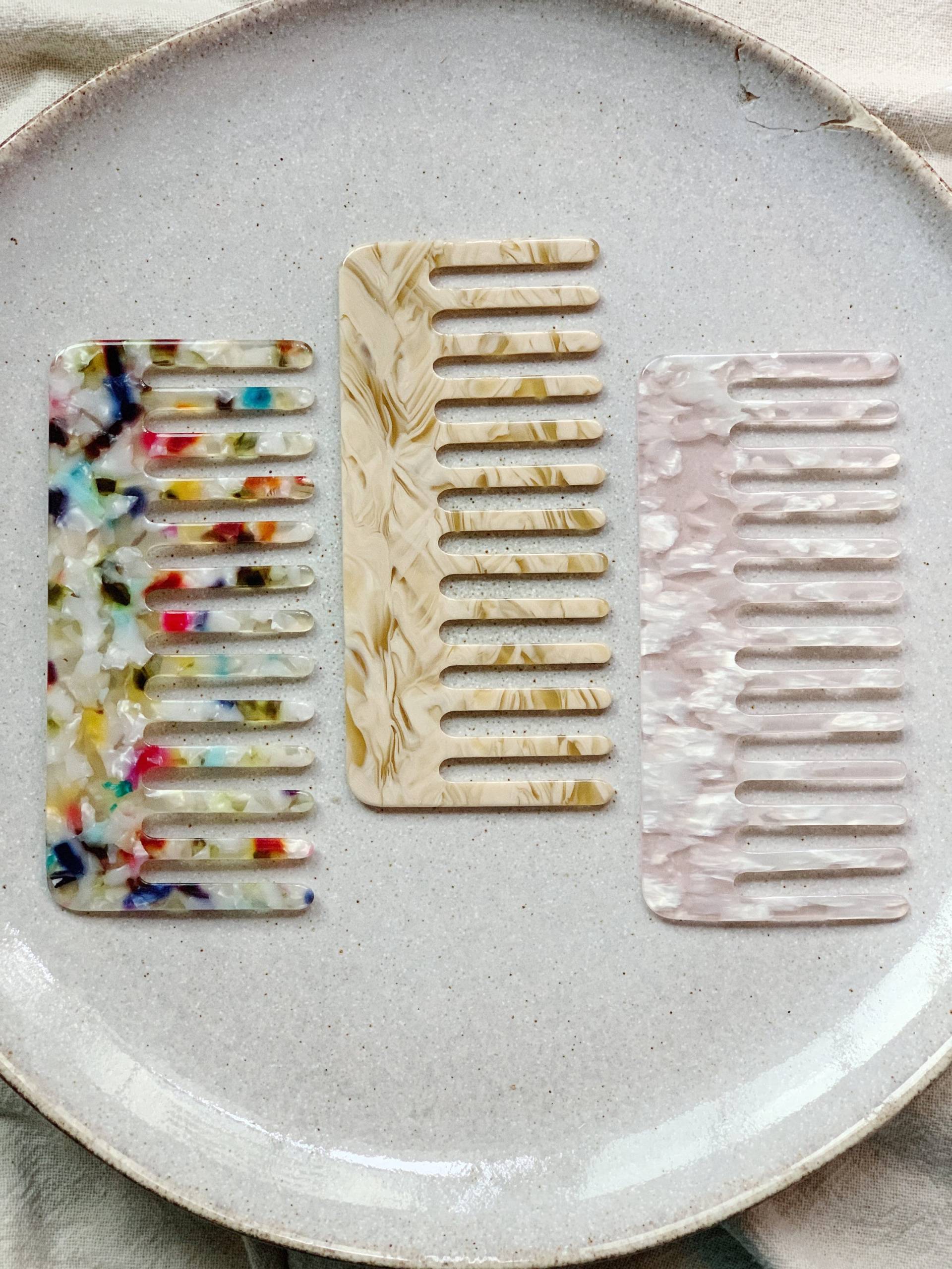 Harz Kamm Breiter Zahn Haarkamm - Ästhetik Präsent Harz Kamm Breiter Zahn Haarkamm - Ästhetik Präsent von Etsy - FoxofAllTradesSG