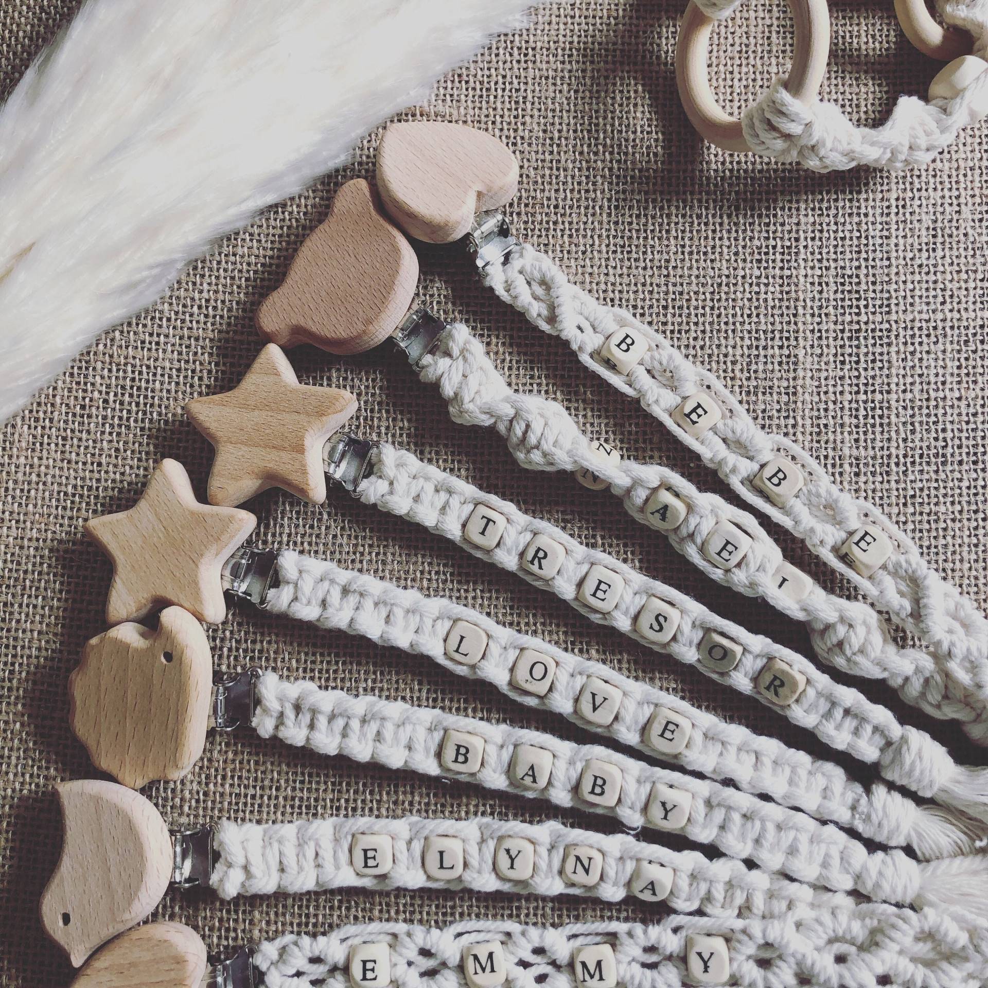 Makramee-Schnuller-Aufsatz Makramee-Schnuller-Aufsatz von Etsy - FoxsCreation