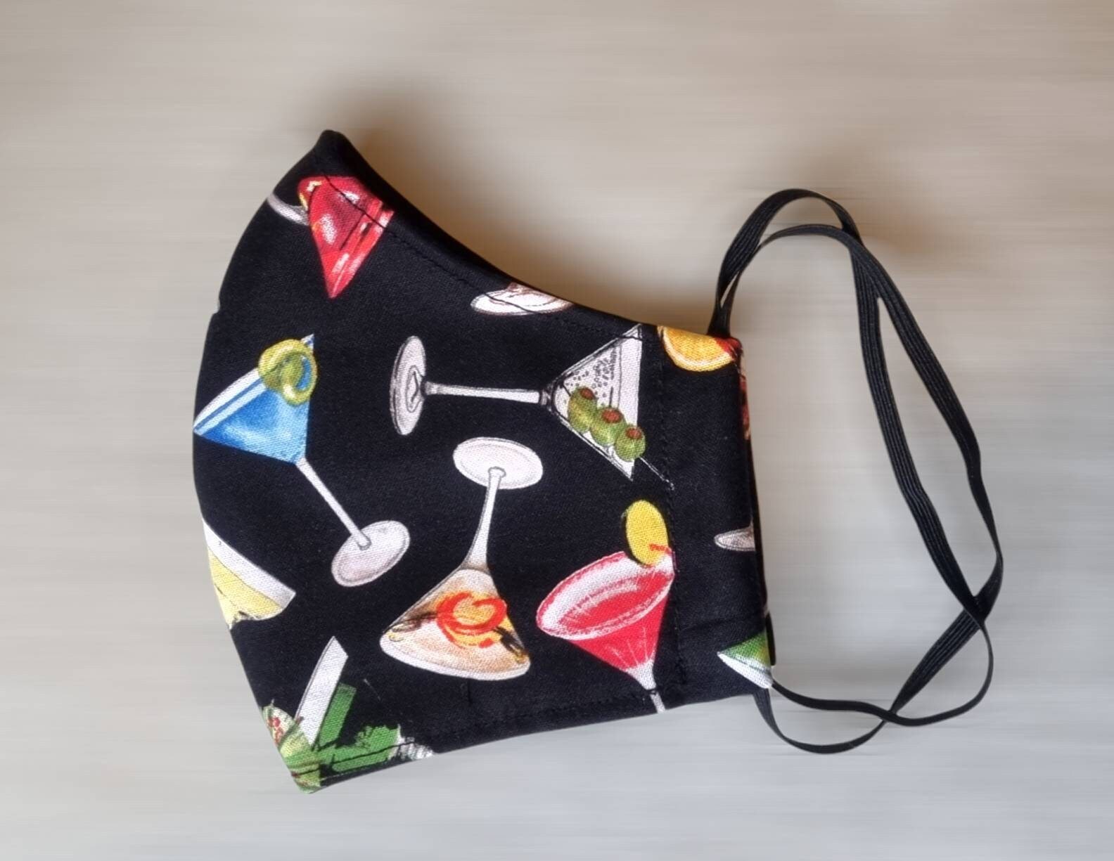 3 Lagen, Cocktails Gesichtsmaske, Filtertasche, Verstellbare Träger, 100% Baumwolle, Wiederverwendbare Maske, Waschbare Getränke Gesichtsmaske 3 Lagen, Cocktails Gesichtsmaske, Filtertasche, Verstellbare Träger, 100% Baumwolle, Wiederverwendbare Maske, Waschbare Getränke Gesichtsmaske von Etsy - FrancescaWhyteUk