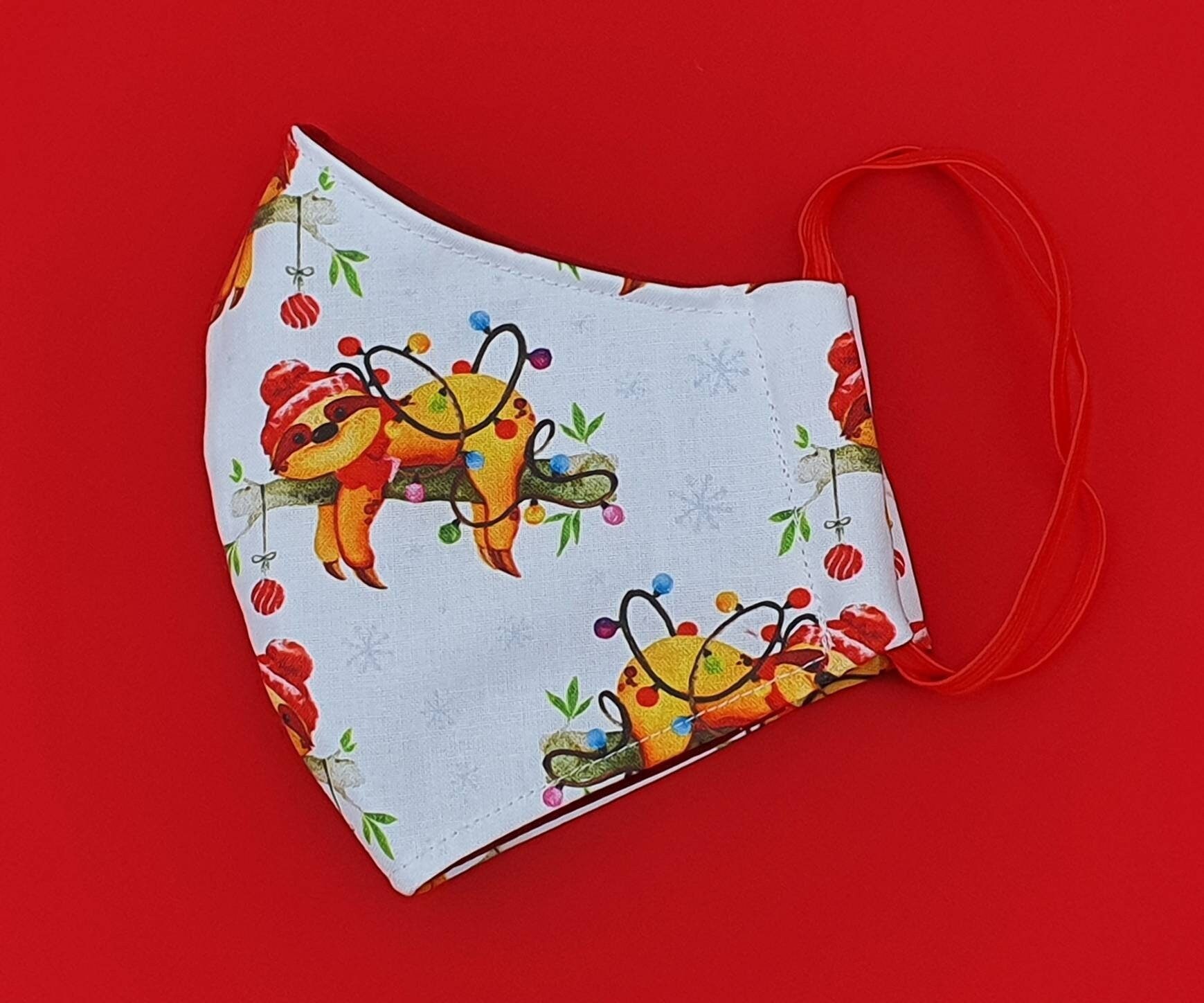 3 Lagen Weihnachten Faultier Gesichtsmaske, Filtertasche, Verstellbare Träger, 100% Baumwolle, Wiederverwendbare Maske, Waschbare 3 Lagen Weihnachten Faultier Gesichtsmaske, Filtertasche, Verstellbare Träger, 100% Baumwolle, Wiederverwendbare Maske, Waschbare von Etsy - FrancescaWhyteUk