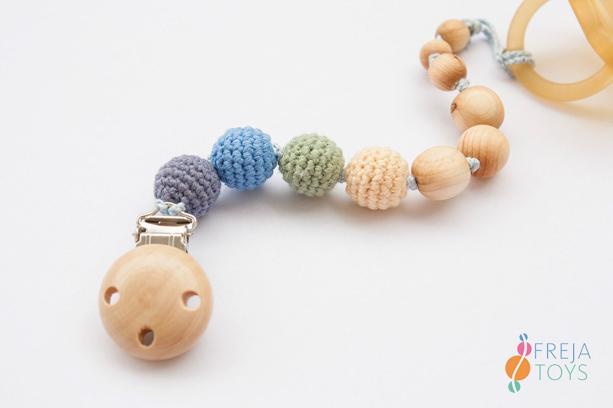 Schnullerkette Aus Holz, Mit Perlen, Schnullerkette, Geschenk Für Baby Kinder, Die Dusche Schnullerkette Aus Holz, Mit Perlen, Schnullerkette, Geschenk Für Baby Kinder, Die Dusche von Etsy - FrejaToys