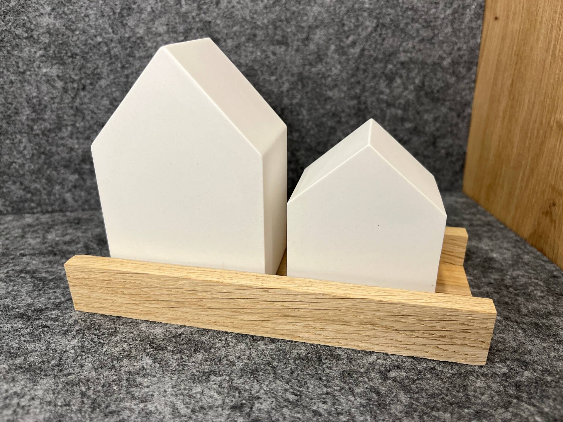 Dekohäuser Auf Eichenholz Als Geschenk Zum Einzug/Umzug in Die Neue Wohnung Oder Das Eigenheim Dekohäuser Auf Eichenholz Als Geschenk Zum Einzug/Umzug in Die Neue Wohnung Oder Das Eigenheim von Etsy - FreudenzeitVonLina