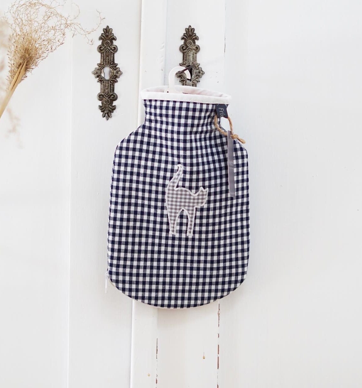 Wärmflaschenbezug Baby Kind 0, 8 L Wärmflasche Mädchen Junge Unisex Baumwolle Blau Weiß Karo Stoff Katzenmotiv Applikation Wärmflaschenbezug Baby Kind 0, 8 L Wärmflasche Mädchen Junge Unisex Baumwolle Blau Weiß Karo Stoff Katzenmotiv Applikation von Etsy - FriedasManufactory