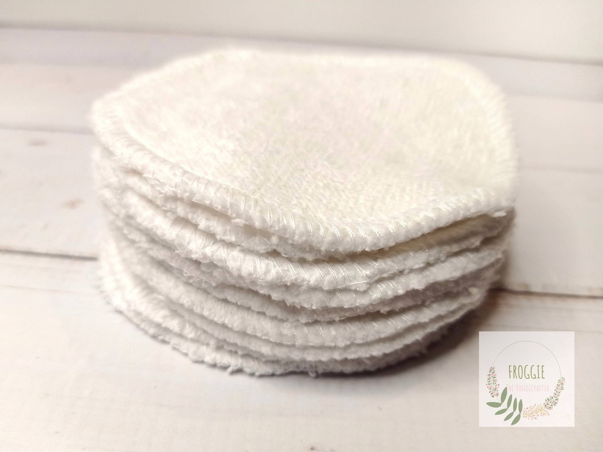 Baumwoll-Wiederverwendbare Gesichtspads, Weiße Kosmetikpads, Waschbarer Runder Waschlappen, Make-Up-Entfernerpads, Plastikfrei Juli Baumwoll-Wiederverwendbare Gesichtspads, Weiße Kosmetikpads, Waschbarer Runder Waschlappen, Make-Up-Entfernerpads, Plastikfrei Juli von Etsy - FroggieTH