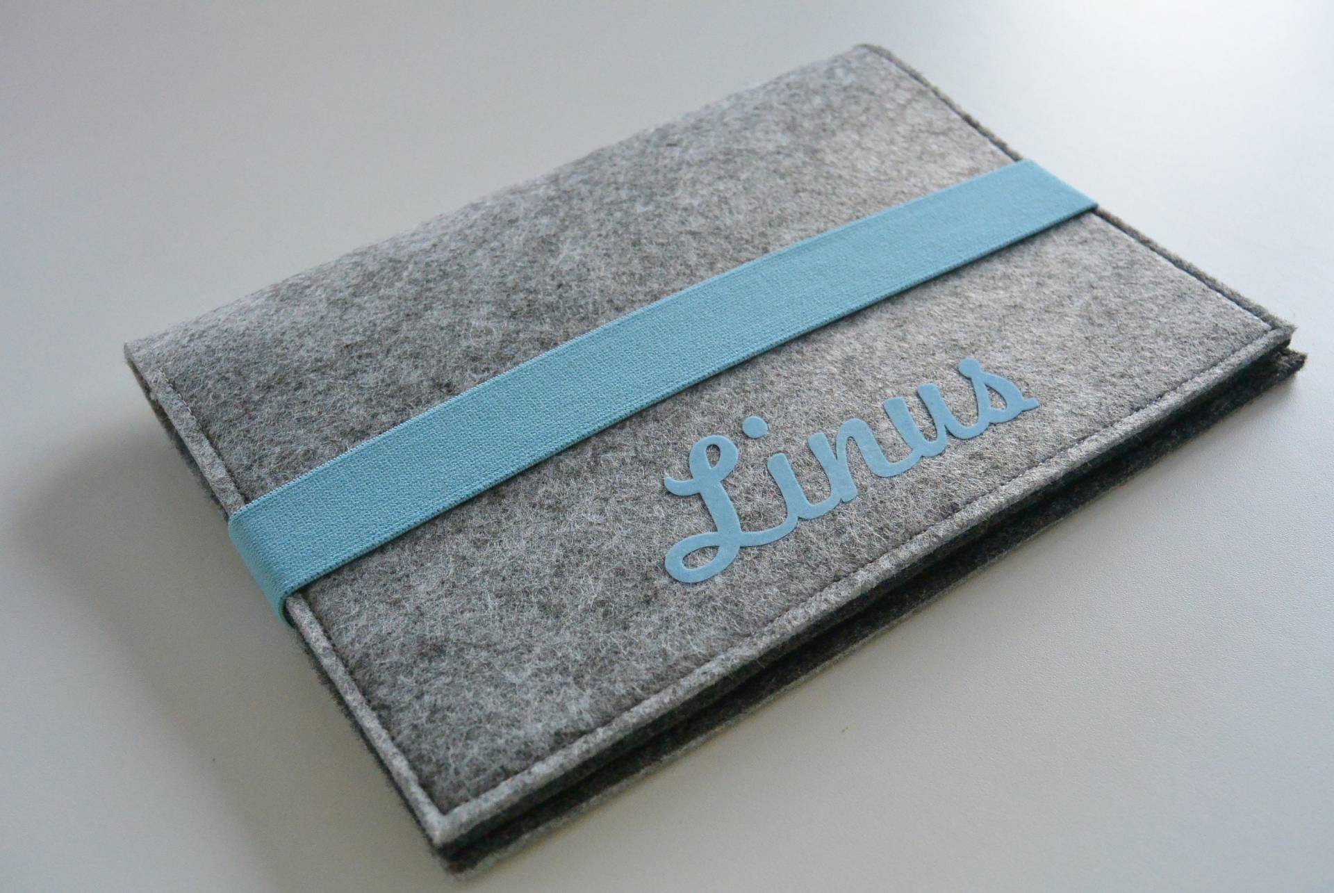U-Hefthülle Filz Grau/Dunkelgrau/Hellblau von Etsy - FuerGlueckskinder