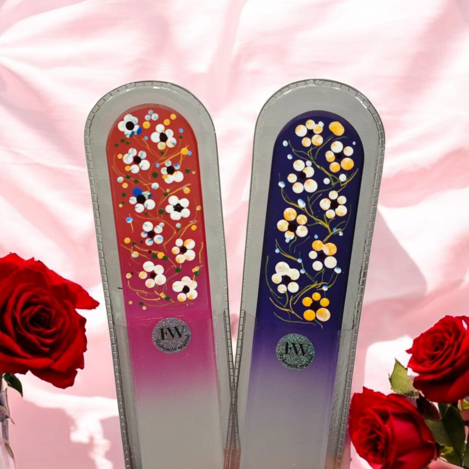 Handbemalte Nagelfeile Aus Kristallglas - Elegantes Blumendesign Handbemalte Nagelfeile Aus Kristallglas - Elegantes Blumendesign von Etsy - FulgentWorldLtd