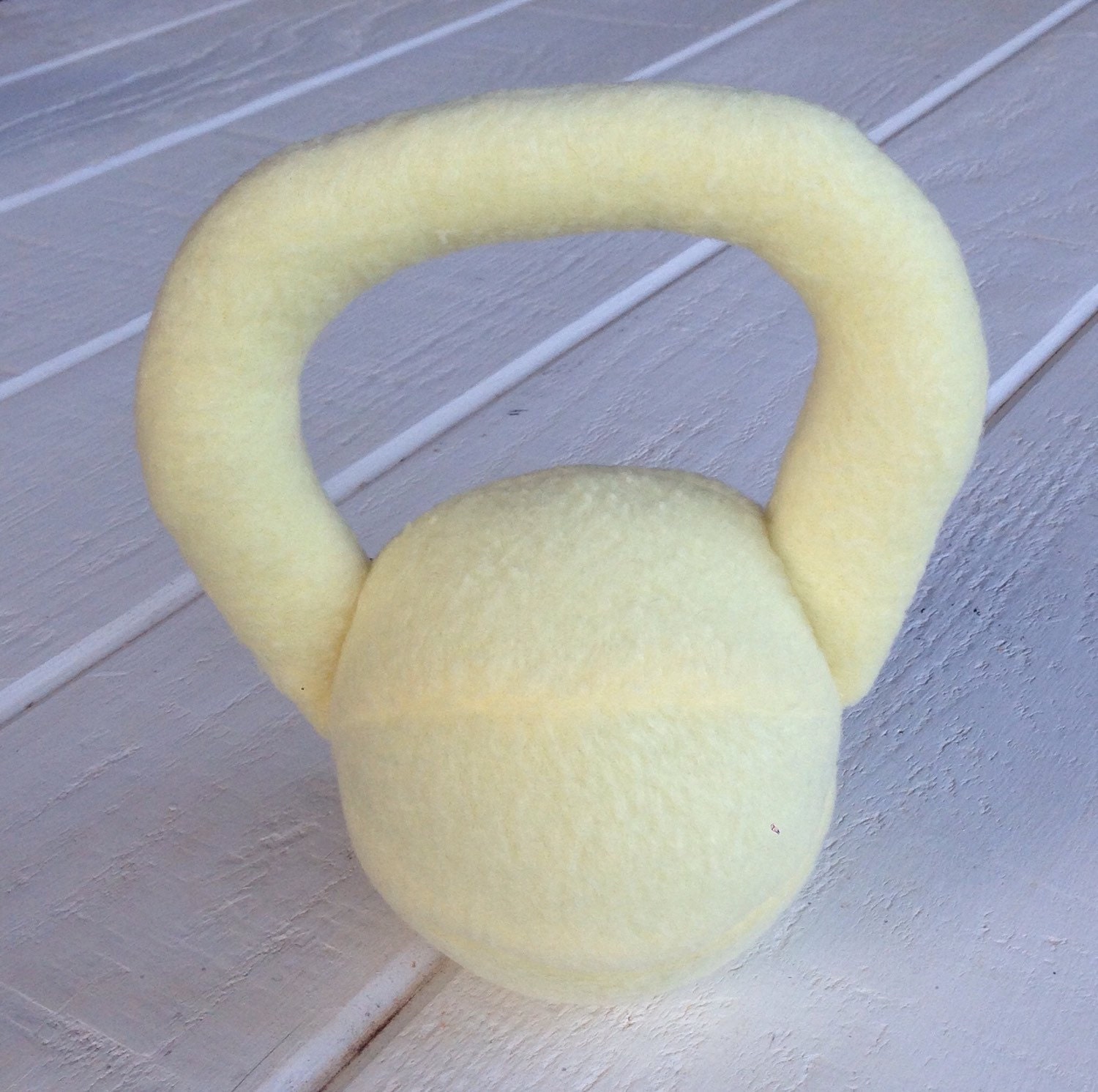 Gefüllte Kettlebell Rassel, Gelb Gefüllte Kettlebell Rassel, Gelb von Etsy - FunWraps