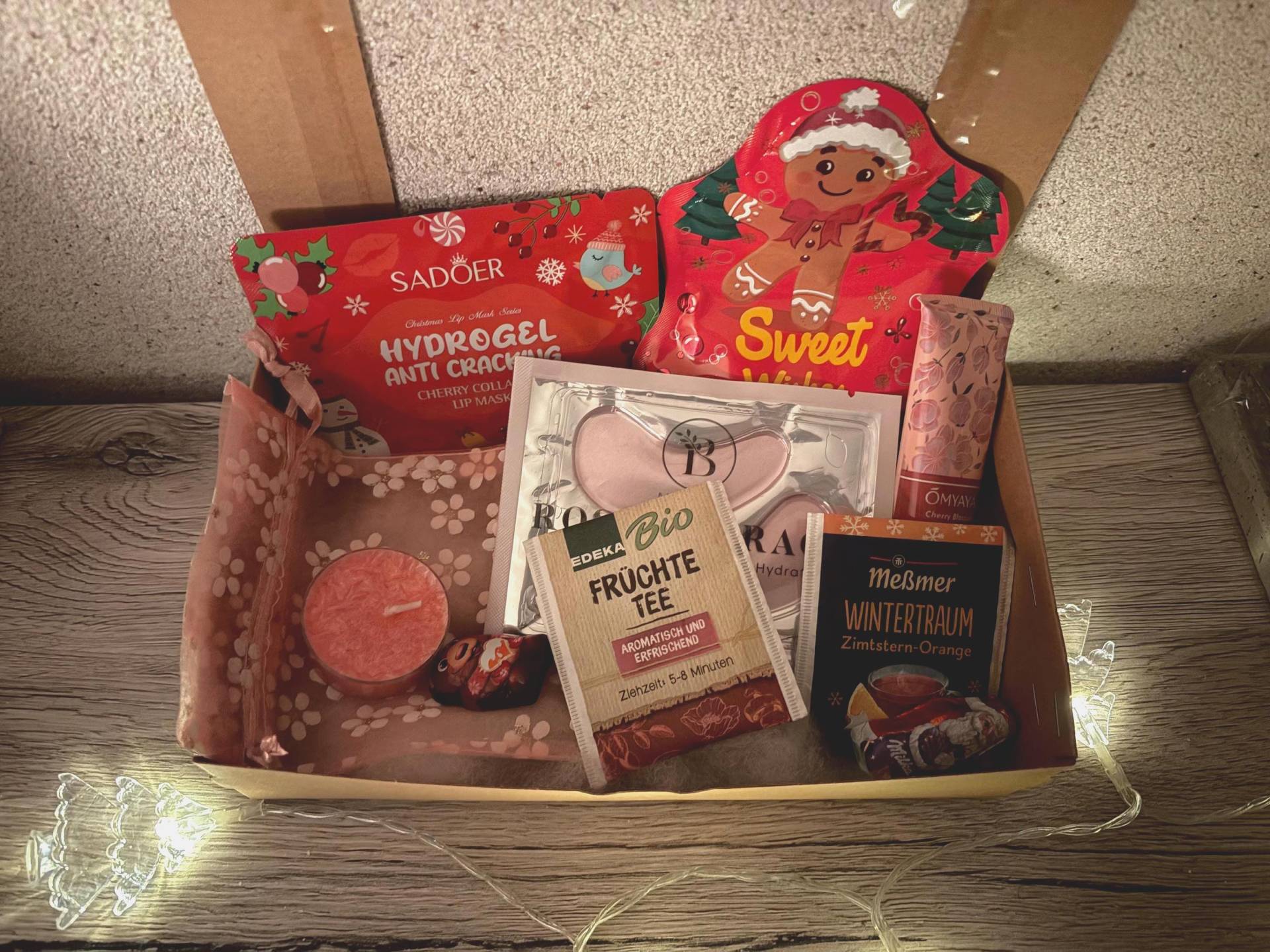 Weihnachts Wellness Geschenkbox - Selfcare Geschenk Mit Tee, Kerze & Maske Entspannungs Für Frauen, Winter Geschenkidee Weihnachts Wellness Geschenkbox - Selfcare Geschenk Mit Tee, Kerze & Maske Entspannungs Für Frauen, Winter Geschenkidee von Etsy - Funkelzeitgemeinsam
