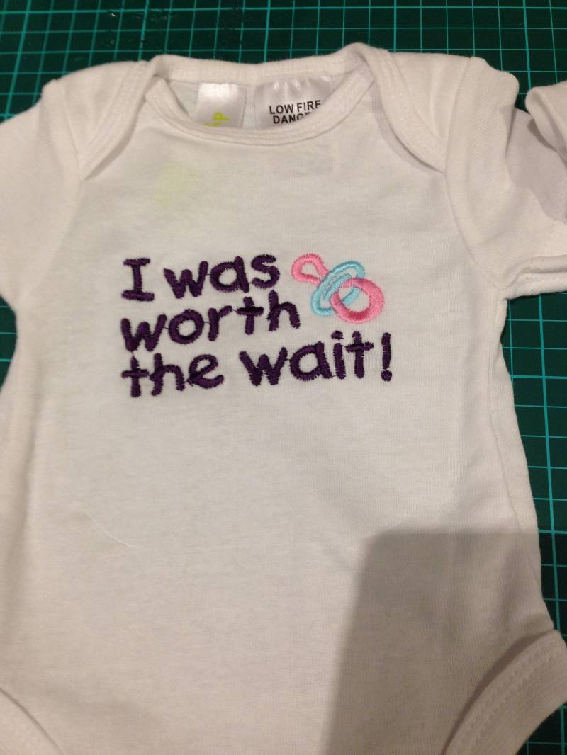 Bestickt War I Das Warten Wert Onesie/Bib von Etsy - GGcreatory