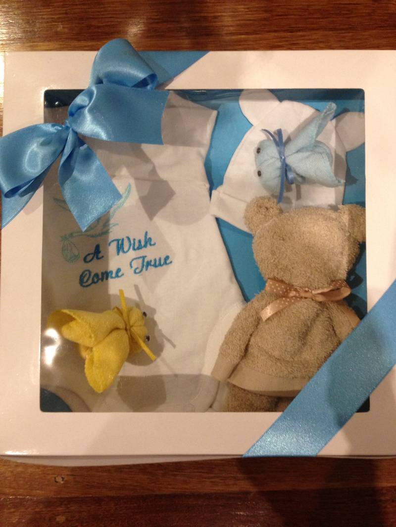 Personalisierte Gestickte Einzigartige Baby-Geschenk, Neugeborenen-Geschenk-Set, Baby-Dusche-Geschenk von Etsy - GGcreatory