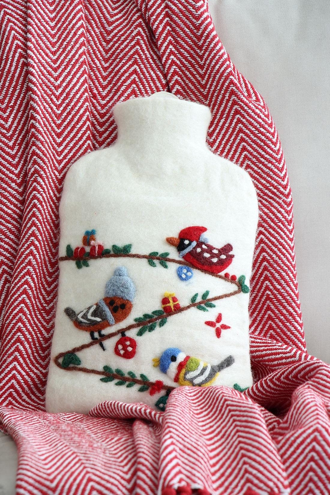 Wärmflaschenbezug Wintervögel 100% Filz, Hülle Für Wärmflaschen Bis 2 Liter, Kinder Wärmflaschenhülle, Süßes Flaschenmotiv, Fair Trade Nepal von Etsy - GLOBOFairTrade