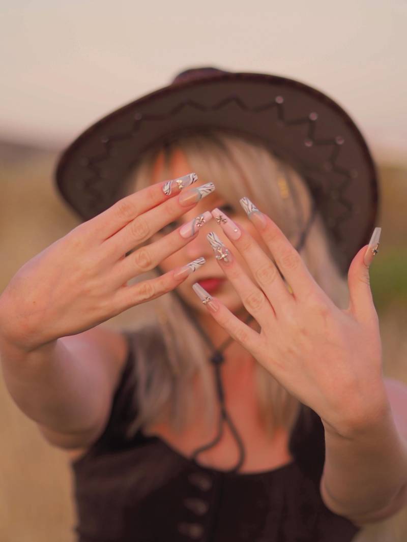 Wilder Westen Babe Press On Nägel, Pink Zebra Western Nägel Mit Kreuz Anhängern, Y2K Cowgirl Nagelset, Handgemachte Glam Für Baddie, French Nail von Etsy - GLOWGIRLZstore