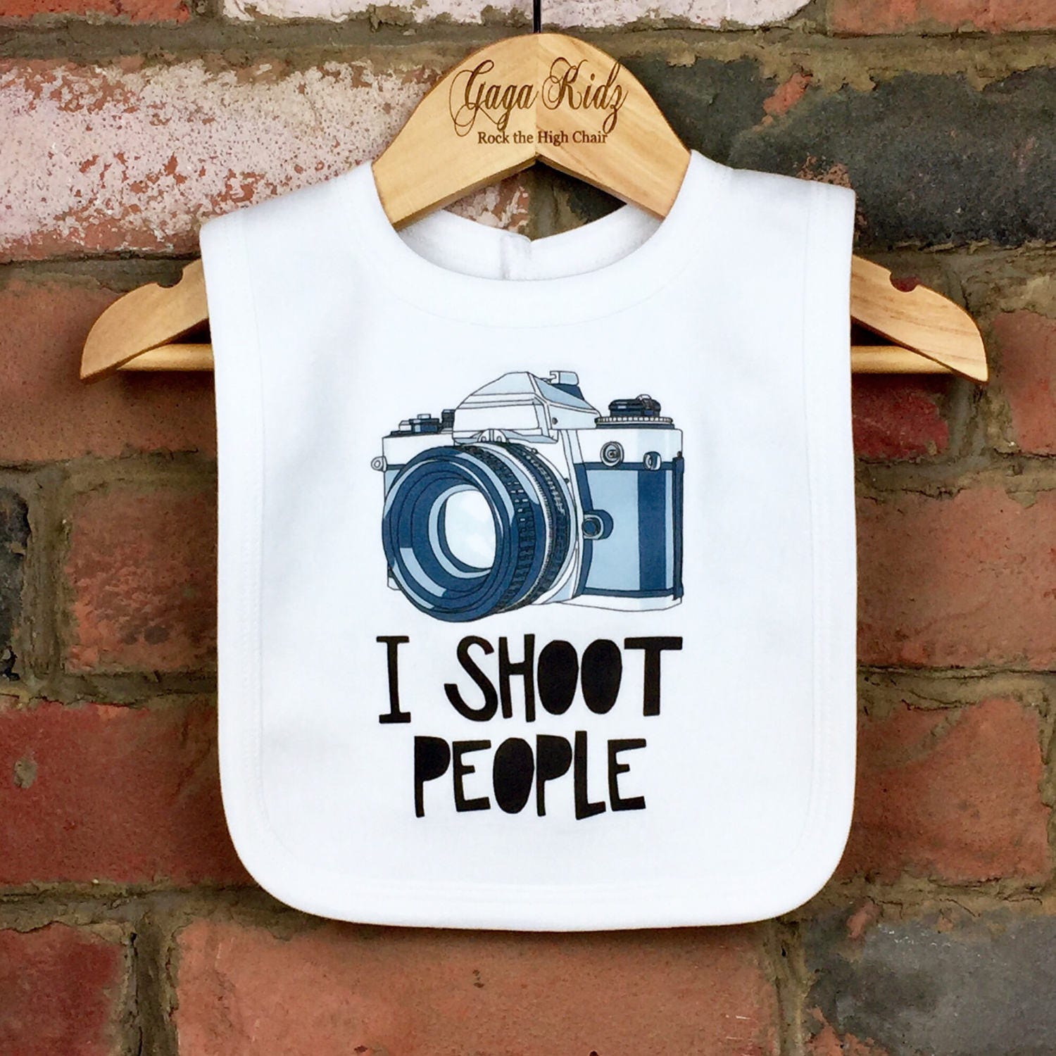 I Shoot People Baby Lätzchen Fotograf Geschenk, Kamera Design I Shoot People Baby Lätzchen Fotograf Geschenk, Kamera Design von Etsy - GagaKidz