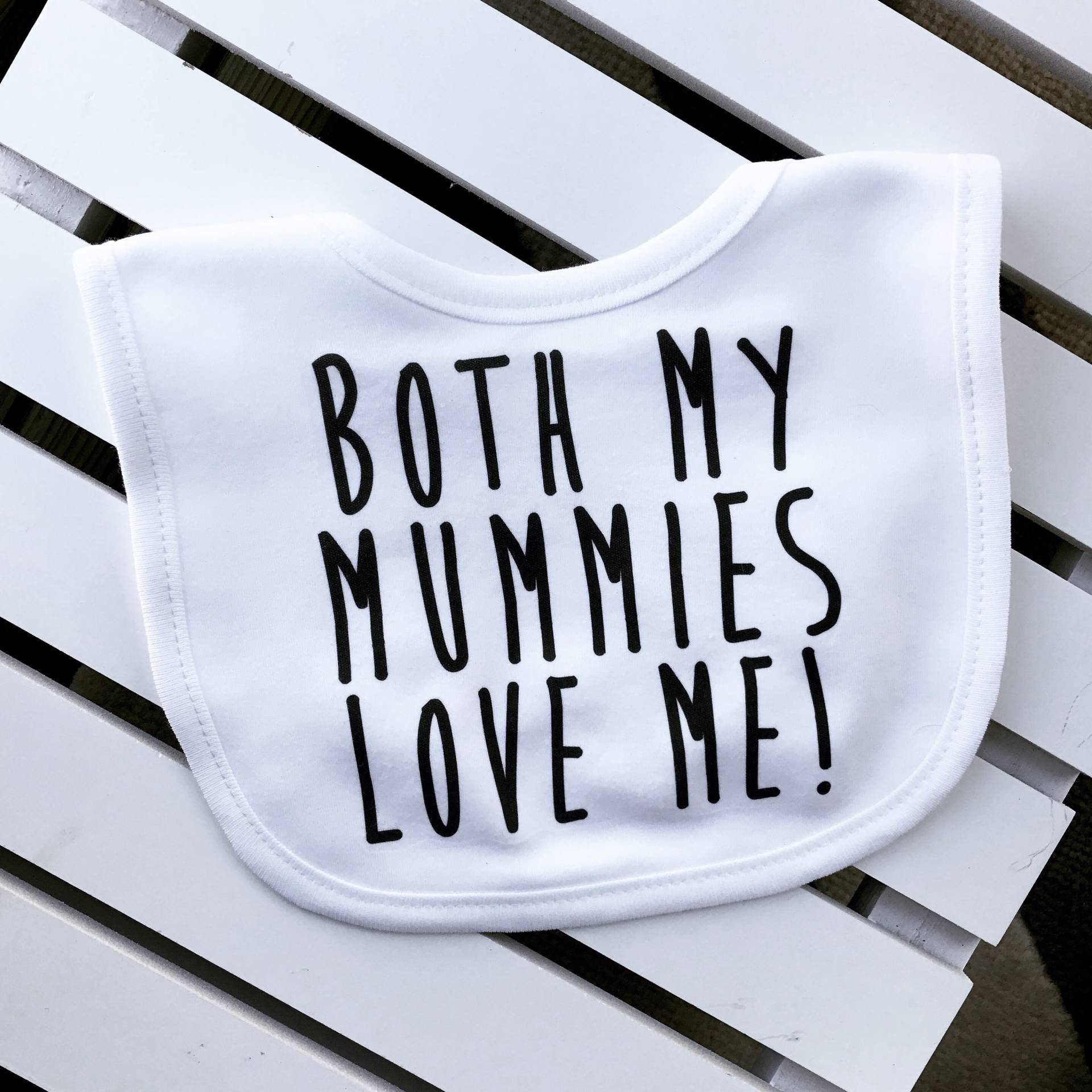 Lgbt-Babylätzchen "Meine Mamas Lieben Mich" - Gay Pride Geschenk Lgbt-Babylätzchen "Meine Mamas Lieben Mich" - Gay Pride Geschenk von Etsy - GagaKidz