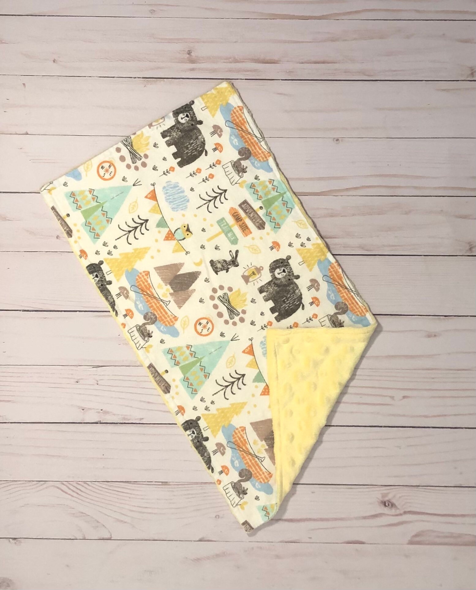 Camping Animals Baby Spucktuch Gelb Gender Neutral - Handgemachtes Für Neugeborene Mädchen Oder Jungen Camping Animals Baby Spucktuch Gelb Gender Neutral - Handgemachtes Für Neugeborene Mädchen Oder Jungen von Etsy - GainseyandCo