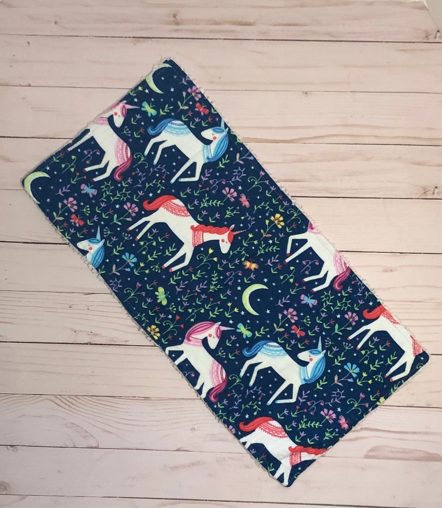 Einhorn Baby Spucktuch Shower Geschenk Mädchen - Neugeborenen Mit Einhörnern Und Blumen Baumwoll Handgefertigtes Einhorn Baby Spucktuch Shower Geschenk Mädchen - Neugeborenen Mit Einhörnern Und Blumen Baumwoll Handgefertigtes von Etsy - GainseyandCo
