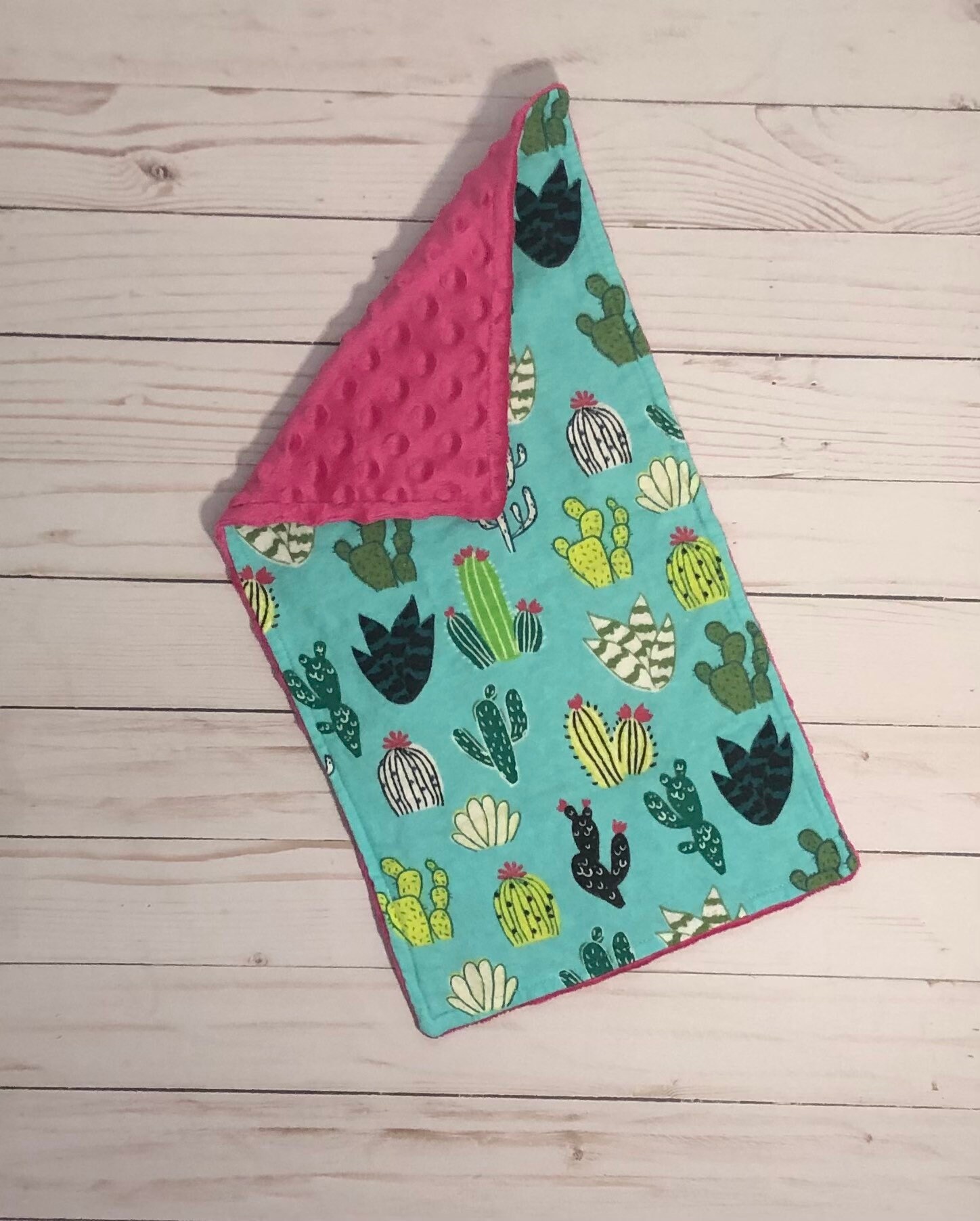 Spucktuch Mit Kaktus Print - Für Spuckende Babys Süßes Grün Kakteen von Etsy - GainseyandCo