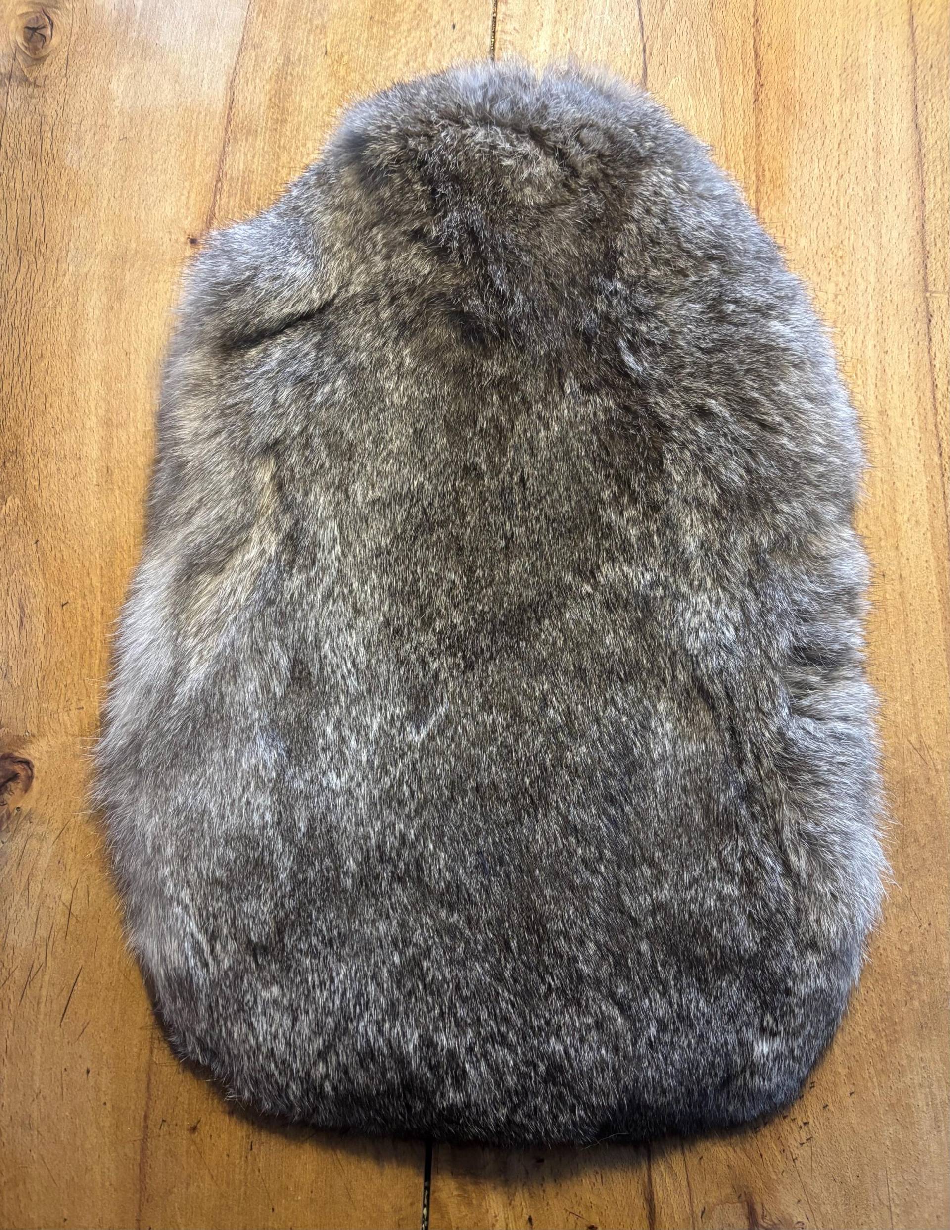 Gamsjaga Wärmflasche Mit Kaninchenfell Grau von Etsy - GamsjagaFashion