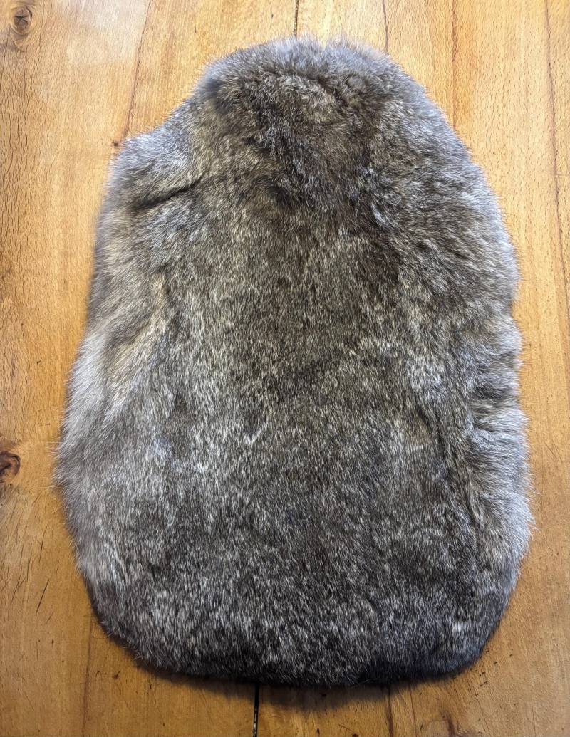 Gamsjaga Wärmflasche Mit Kaninchenfell Grau Gamsjaga Wärmflasche Mit Kaninchenfell Grau von Etsy - GamsjagaFashion