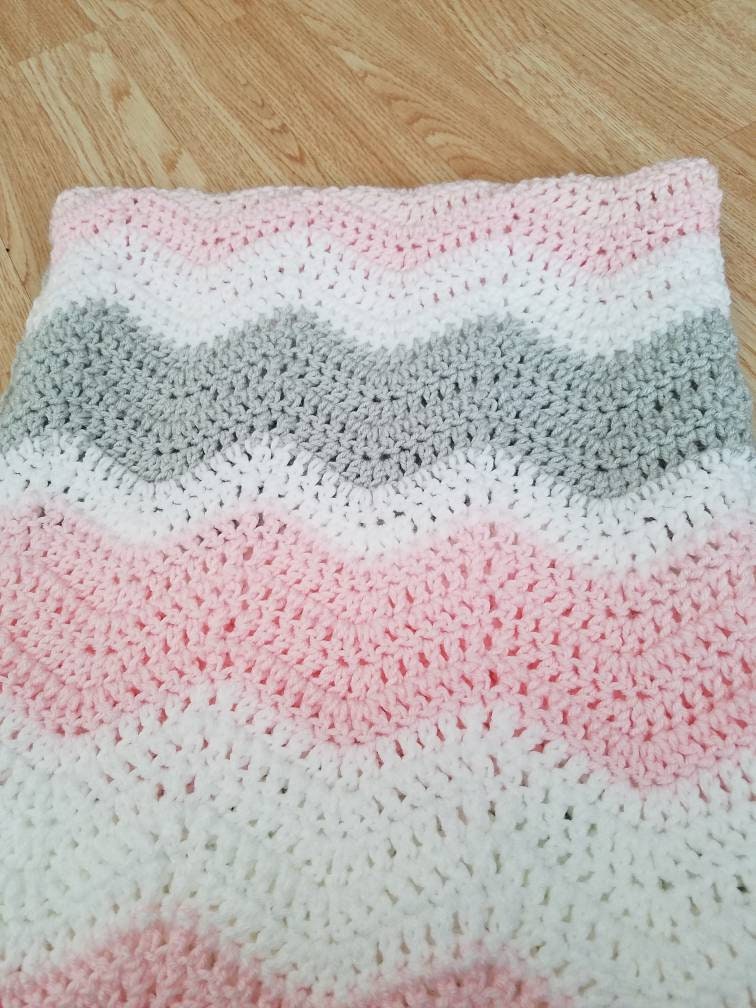Geriffelte Babydecke/Regenbogen-Ripple-Decke von Etsy - GandlcreationsShop