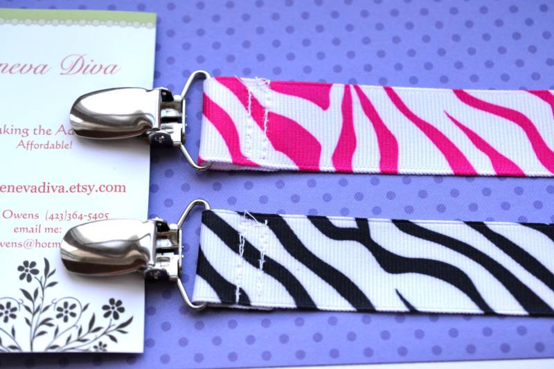 N15 - Set Aus 2 Pink Und Schwarz Zebra Schnullerclips von Etsy - GenevaDiva