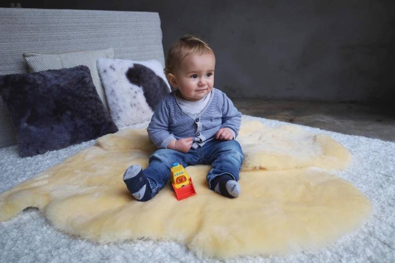 Baby-Lammfell Medizinisch Als Kinderwageneinlage Baby-Lammfell Medizinisch Als Kinderwageneinlage von Etsy - GerbereiBirke