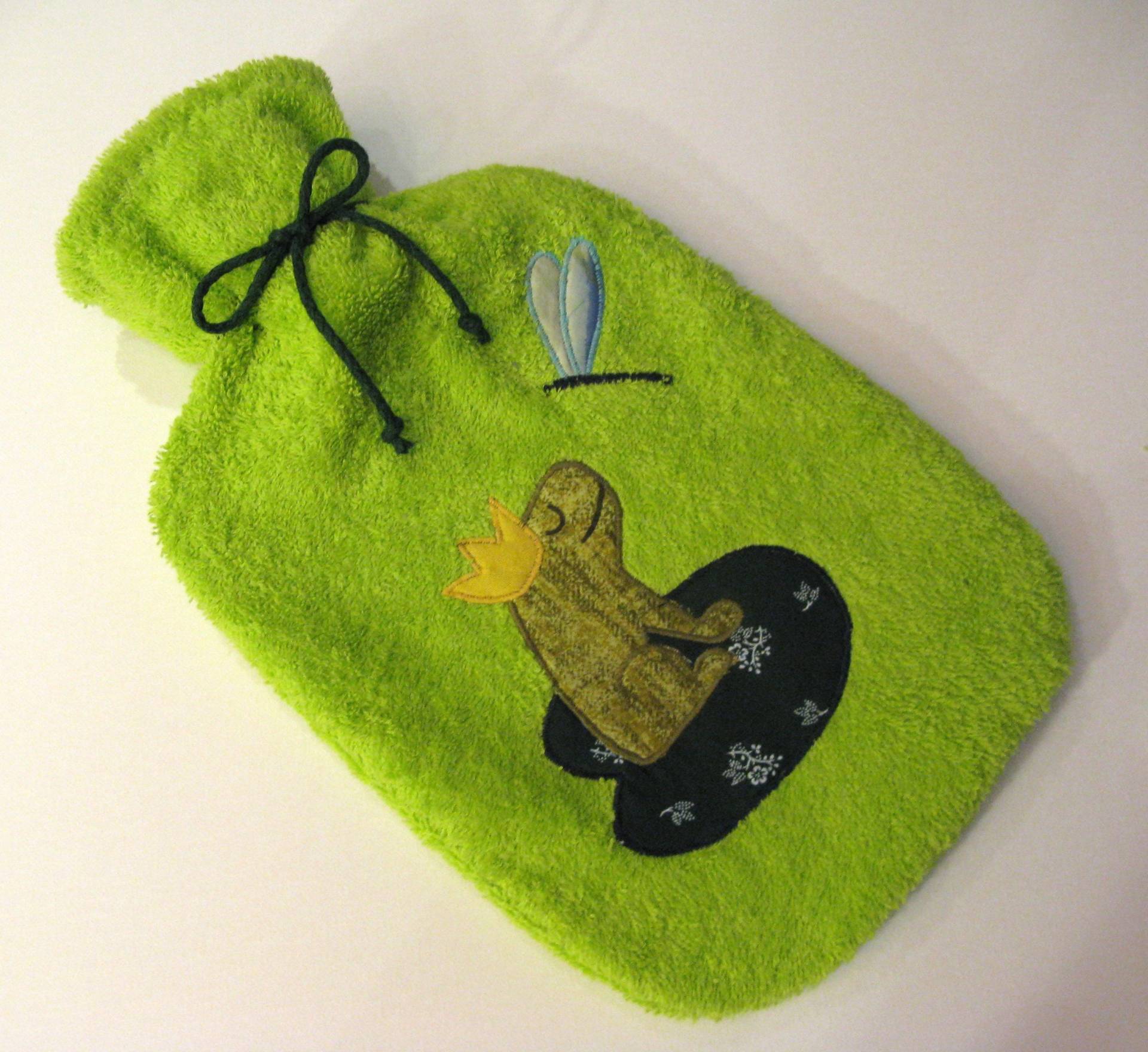 Wärmflaschenbezug "Froschkönig" Wärmflaschenbezug "Froschkönig" von Etsy - GerdasStichelei