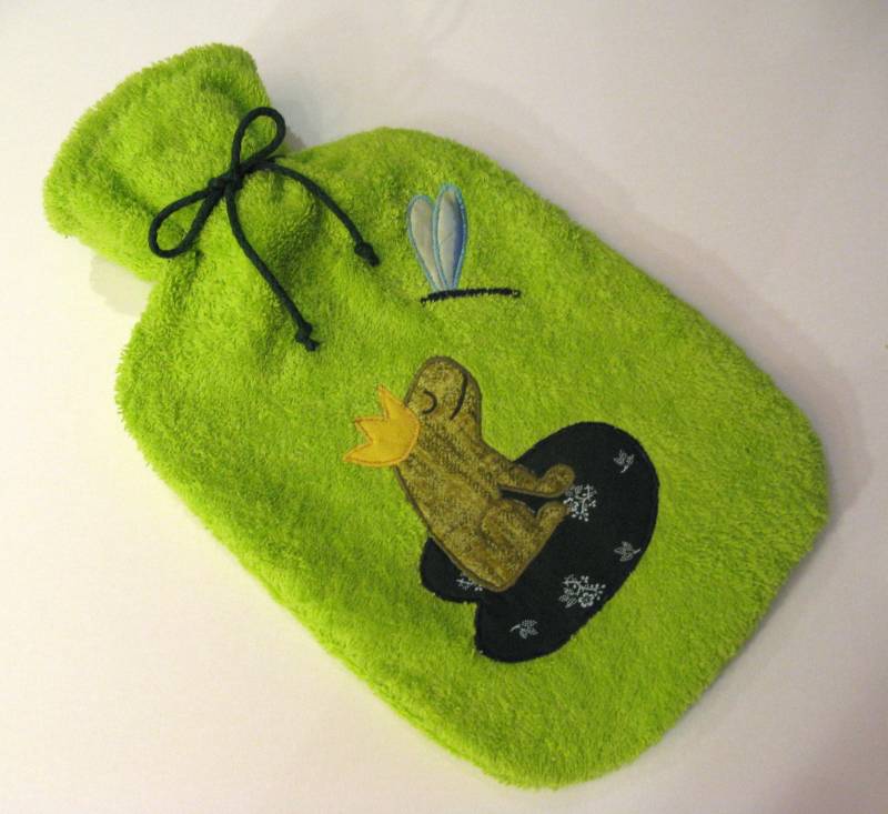 Wärmflaschenbezug "Froschkönig" von Etsy - GerdasStichelei