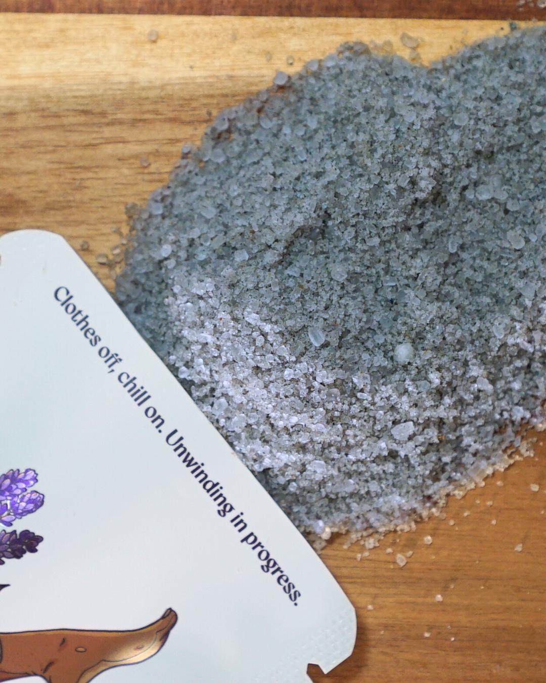 Beruhigendes Badesalz - Stressabbau, Einschlafhilfe, Muskelregeneration, Lavendel Badesalz, Entspannendes Self-Care Geschenk, Spa Geschenkset Detox & Beruhigendes Badesalz - Stressabbau, Einschlafhilfe, Muskelregeneration, Lavendel Badesalz, Entspannendes Self-Care Geschenk, Spa Geschenkset Detox & von Etsy - GermanBathSalts