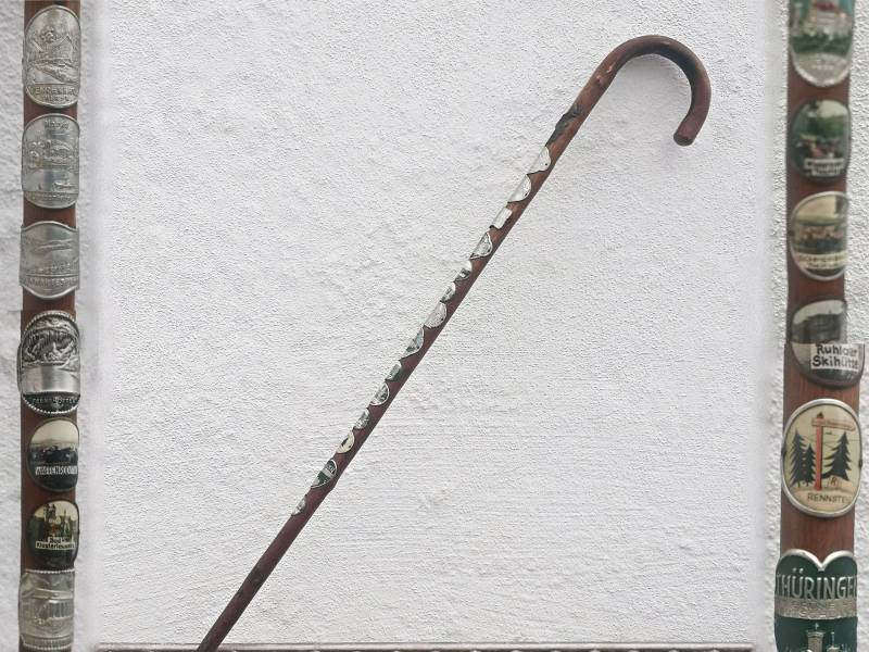 Alter Krückstock Aus Wurzelholz/Spazierstock Wanderstock Mit Vielen Stocknadeln 88, 5cm 34.5" Handgemacht von Etsy - Gernewieder