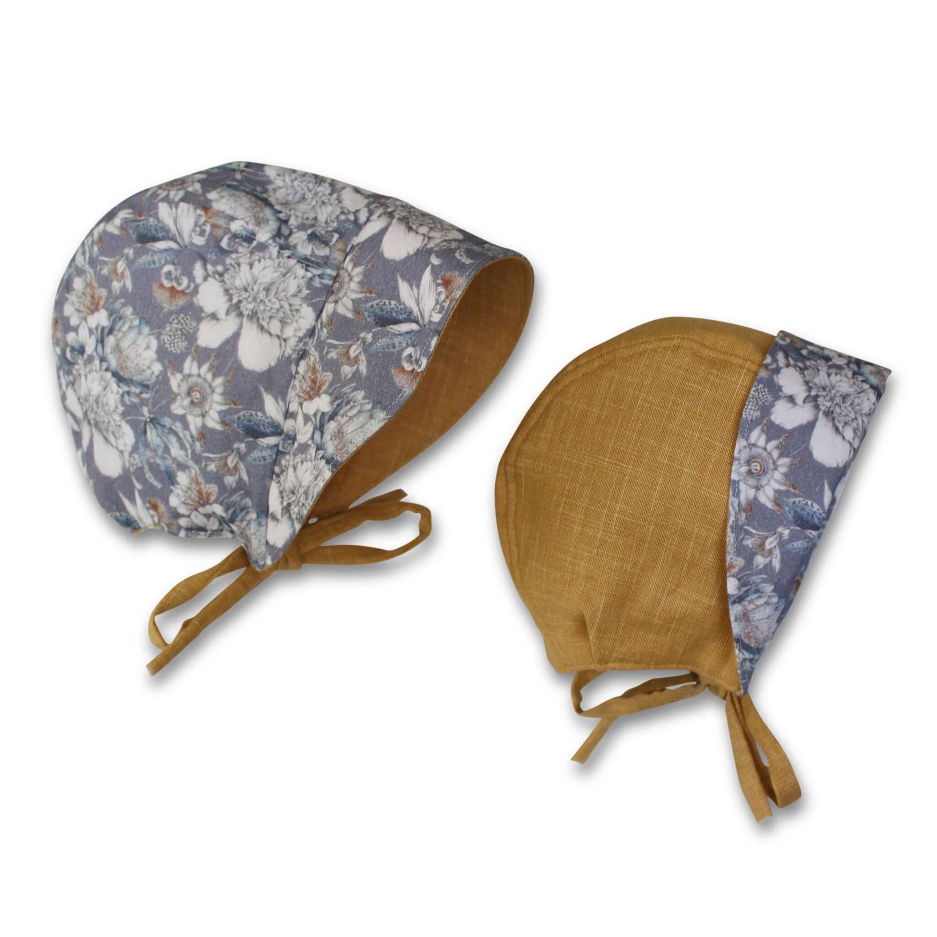 Fleur Reversible Motorhaube, Mit Blau/Grau Blumendruck Auf Der Einen Seite Und Ein Senf Baumwolle/Leinen Rückseite, Handgefertigt in Deutschland Fleur Reversible Motorhaube, Mit Blau/Grau Blumendruck Auf Der Einen Seite Und Ein Senf Baumwolle/Leinen Rückseite, Handgefertigt in Deutschland von Etsy - GertrudeandtheKing