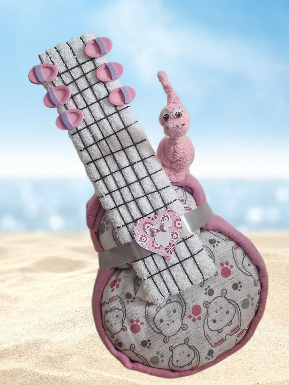 Windeltorte Originell Rosa/Weiss Für Mädchen Gitarre Taufe Geburt Schlüsselanhänger Babysocken Windeltorte Originell Rosa/Weiss Für Mädchen Gitarre Taufe Geburt Schlüsselanhänger Babysocken von Etsy - GeschenkeEckle