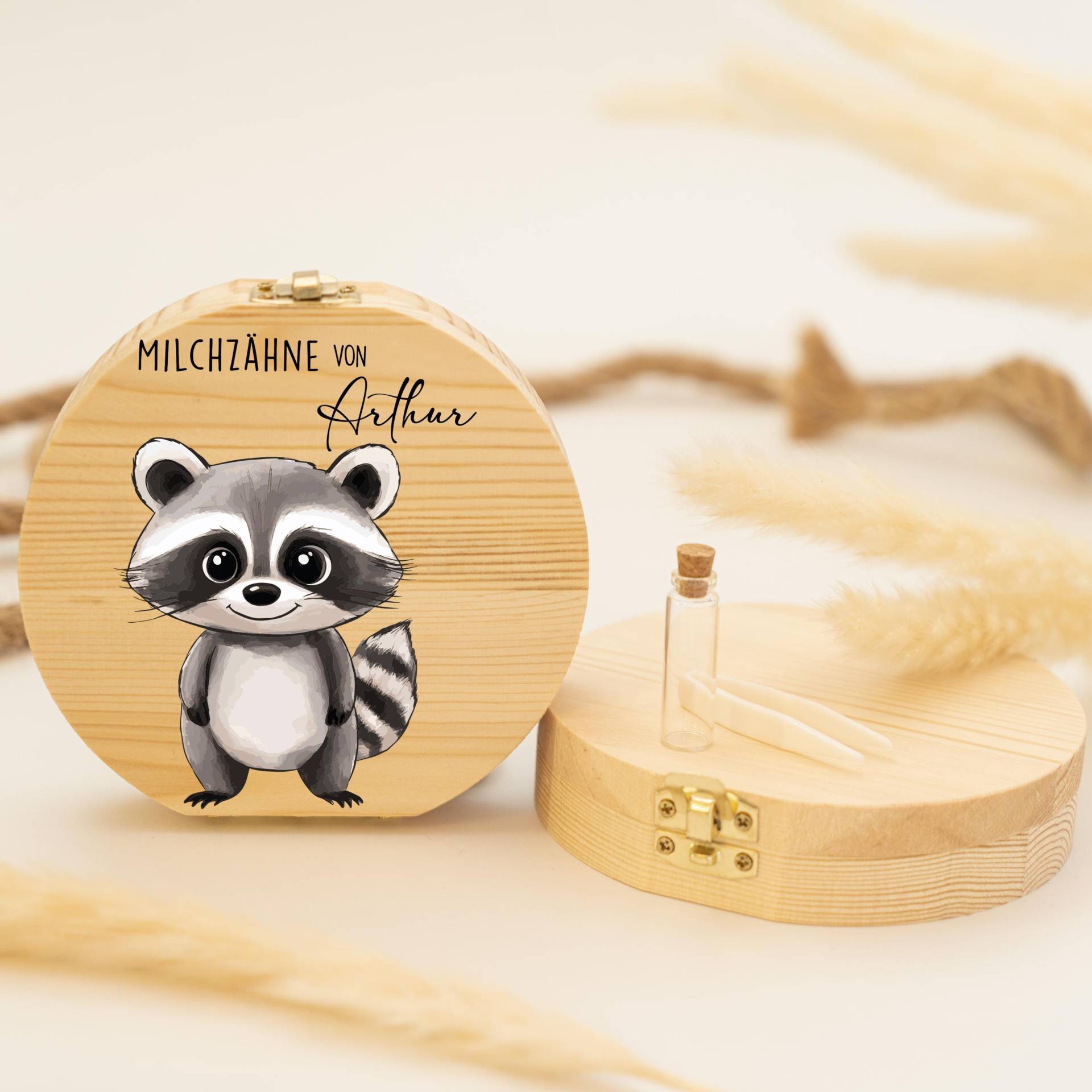 Zahndose Personalisiert Waschbär | Milchzahndose Holz Mit Name Geschenk Kind Zahnfee Taufe Einschulung Waldtier Zahndose Personalisiert Waschbär | Milchzahndose Holz Mit Name Geschenk Kind Zahnfee Taufe Einschulung Waldtier von Etsy - GeschenkeFabrikShop