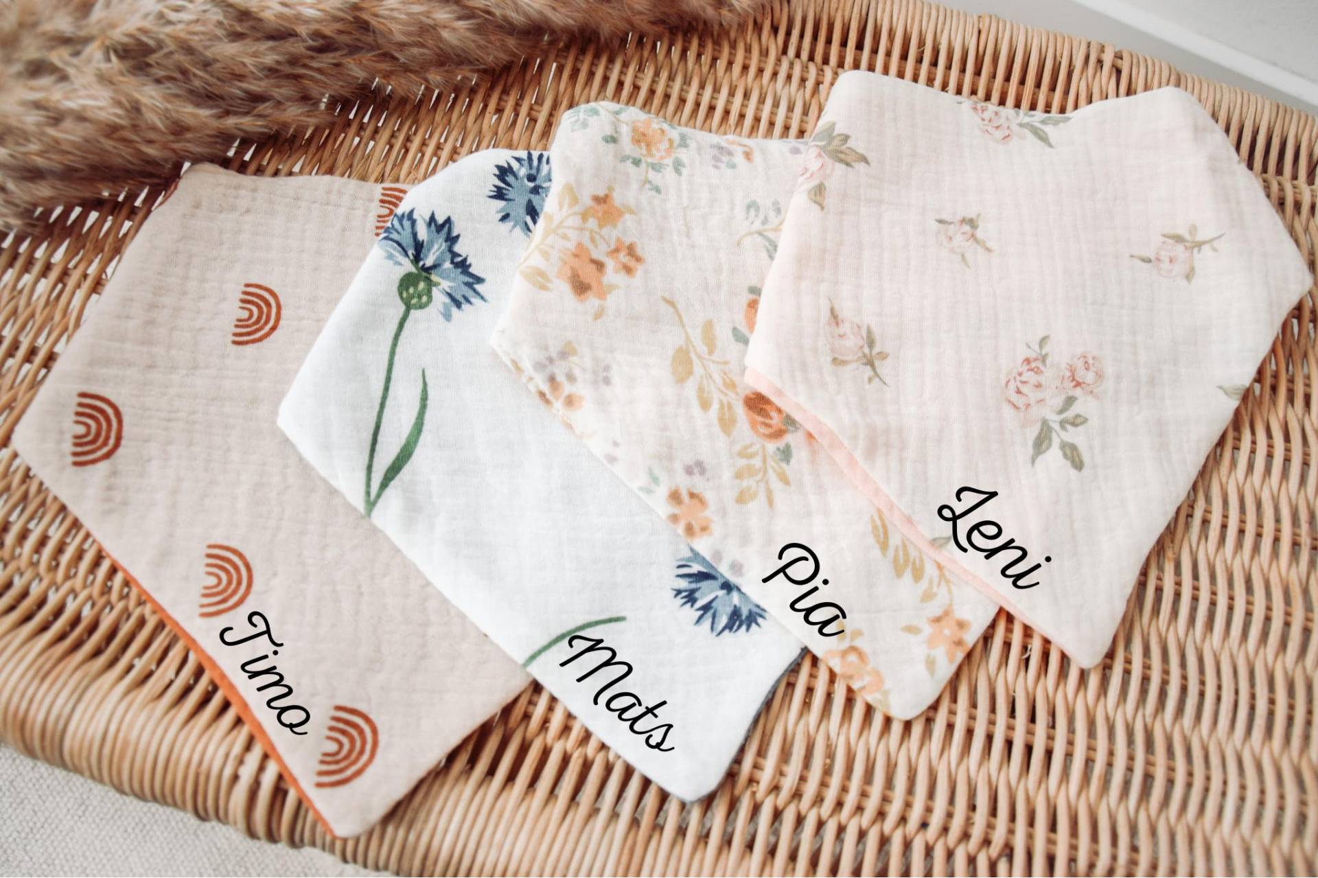 Baby Halstuch Personalisiert, Baby, Dreieckstuch Babygeschenke, Geschenk Geburt, Lätzchen Taufgeschenke Baby Halstuch Personalisiert, Baby, Dreieckstuch Babygeschenke, Geschenk Geburt, Lätzchen Taufgeschenke von Etsy - GeschenkeWerkDE
