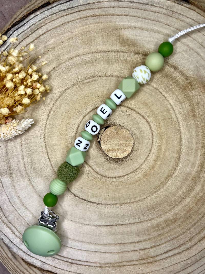 Schnullerkette Einfarbig - Holz Und Silikonkugeln Als Geschenk Zur Geburt, Taufe Oder Babyparty von Etsy - GiMiNu