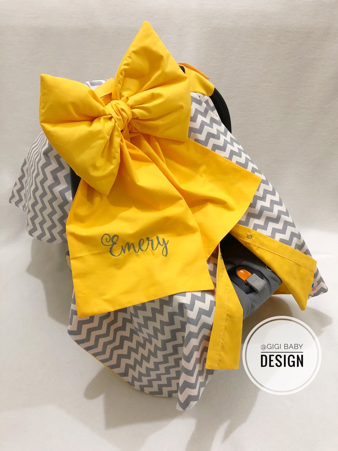 Gelb Und Grau Chevron Autositzbezug Personalisiert Mit Großer Schleife von Etsy - Gigibabydesign