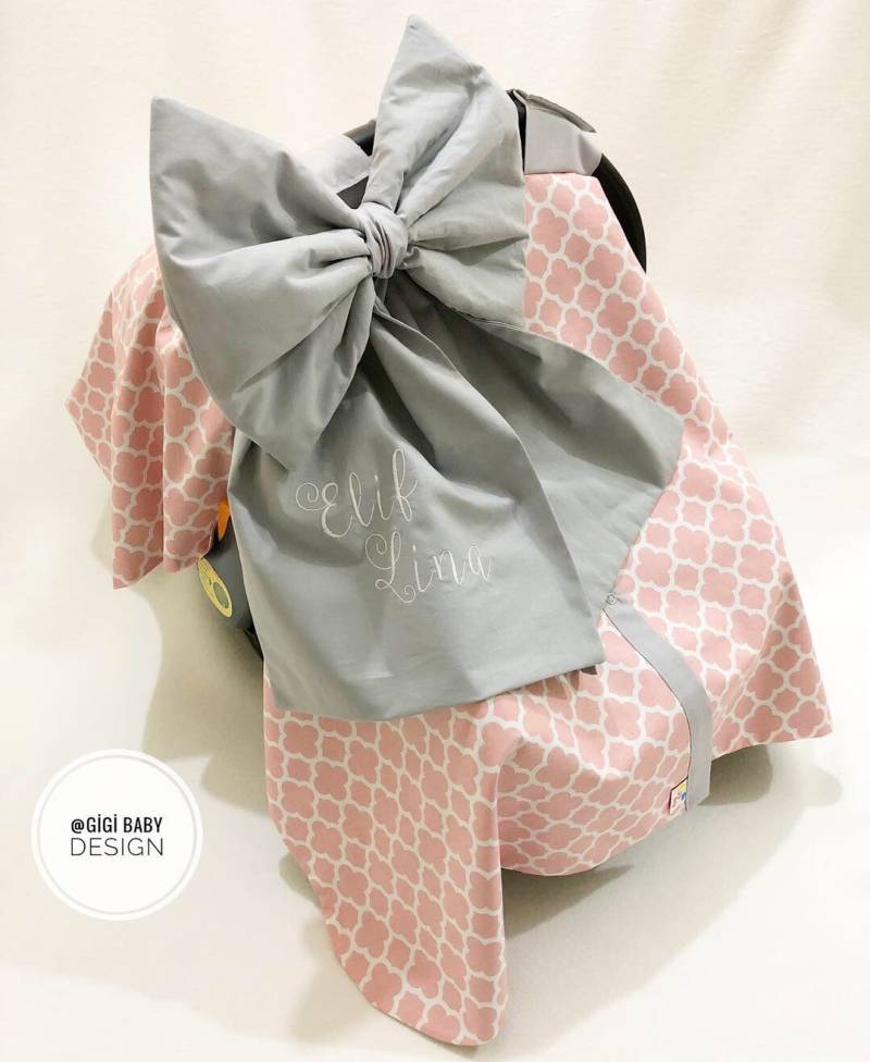 Personalisierter Autositzbezug Pink & Grau Mit Schleife, Handgefertigter Autositzbezug Personalisierter Autositzbezug Pink & Grau Mit Schleife, Handgefertigter Autositzbezug von Etsy - Gigibabydesign