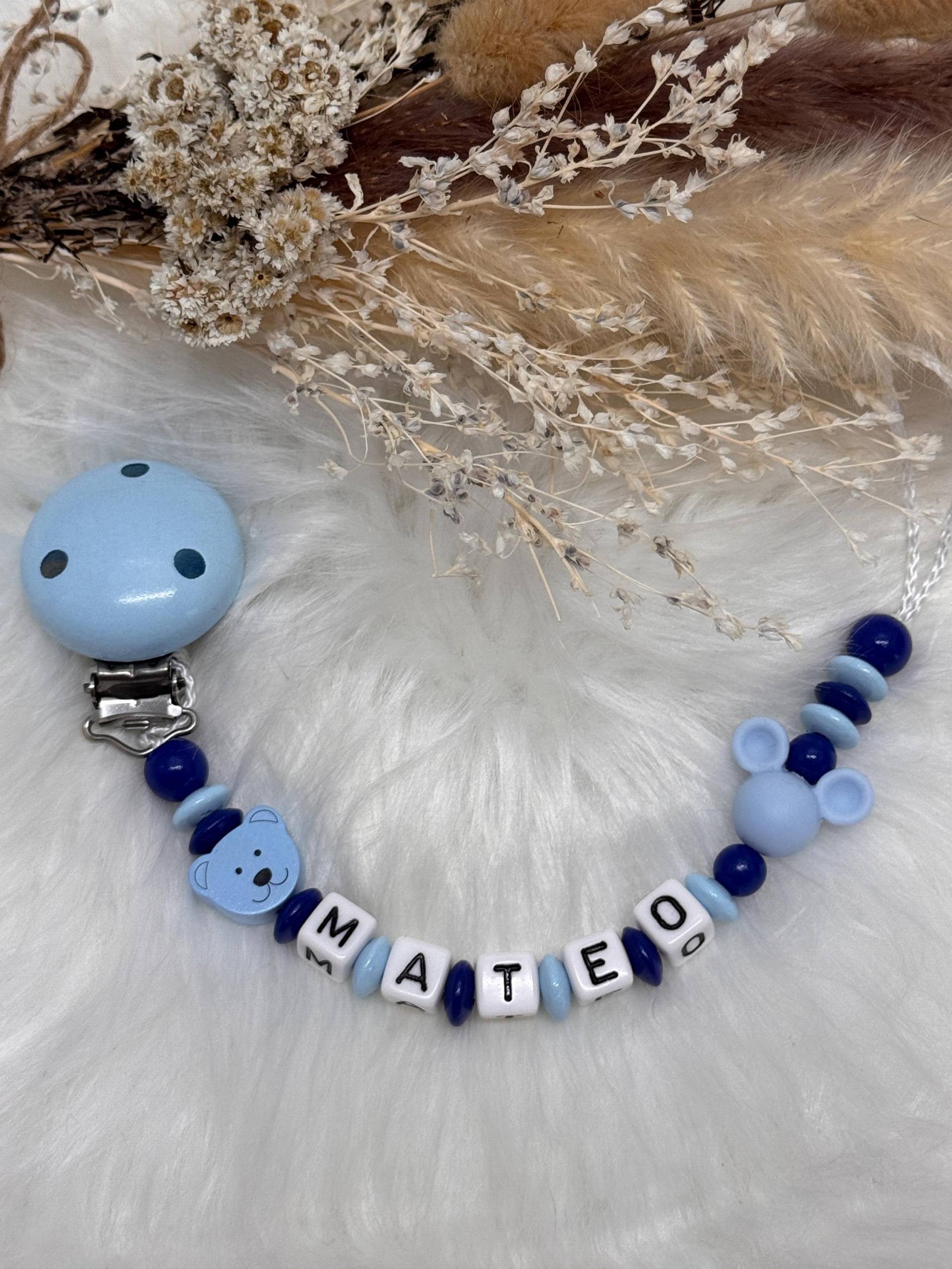 Schnullerkette Mit Namen, Hell Und Dunkelblau, Geschenkidee, Babyparty, Personalisiert, Personalisiertegeschenke Schnullerkette Mit Namen, Hell Und Dunkelblau, Geschenkidee, Babyparty, Personalisiert, Personalisiertegeschenke von Etsy - GlamAccessoires