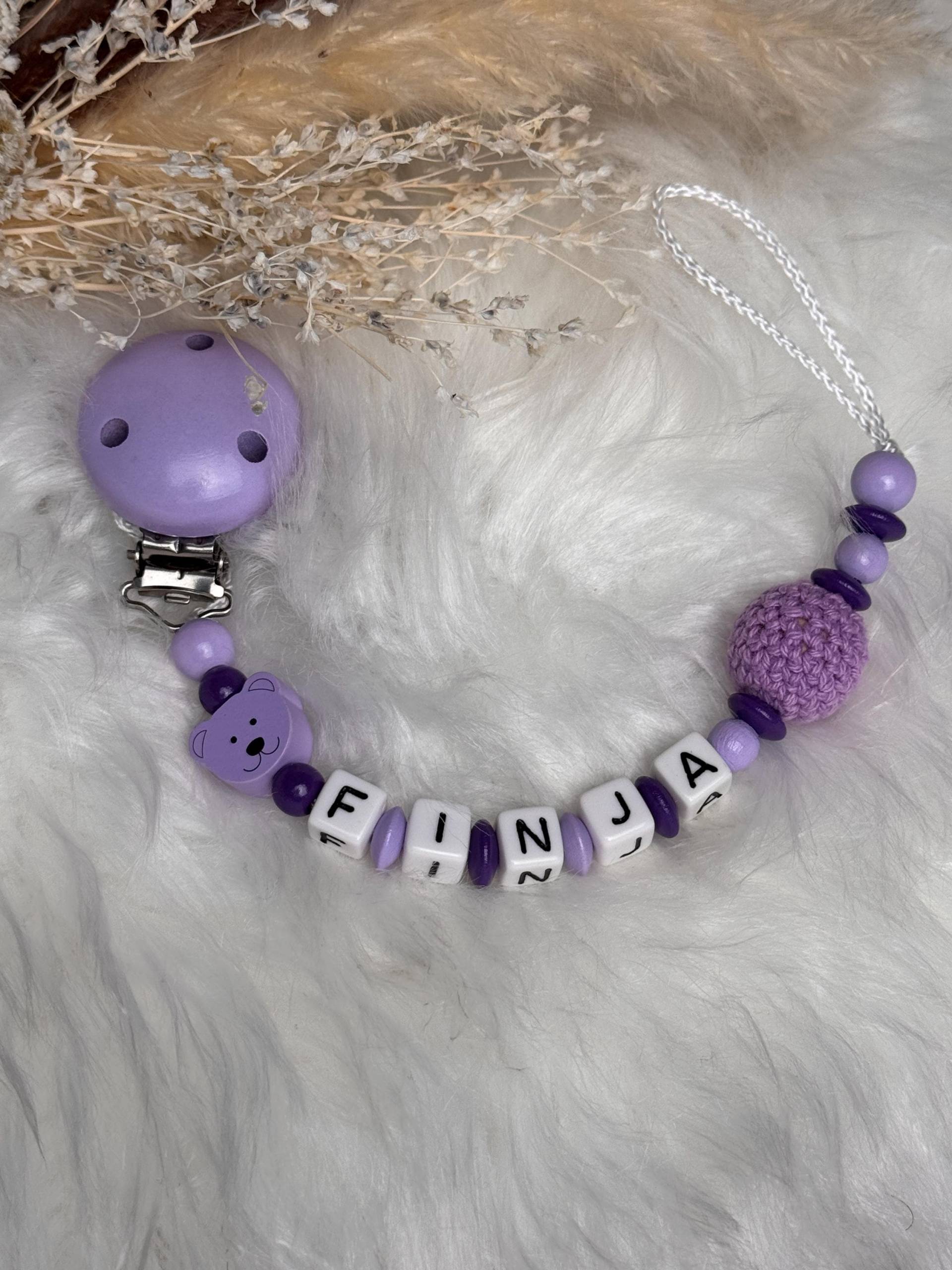 Schnullerkette Mit Namen - Verschiedene Lila Töne Geschenkidee Babyparty Personalisiert Schnullerkette Mit Namen - Verschiedene Lila Töne Geschenkidee Babyparty Personalisiert von Etsy - GlamAccessoires