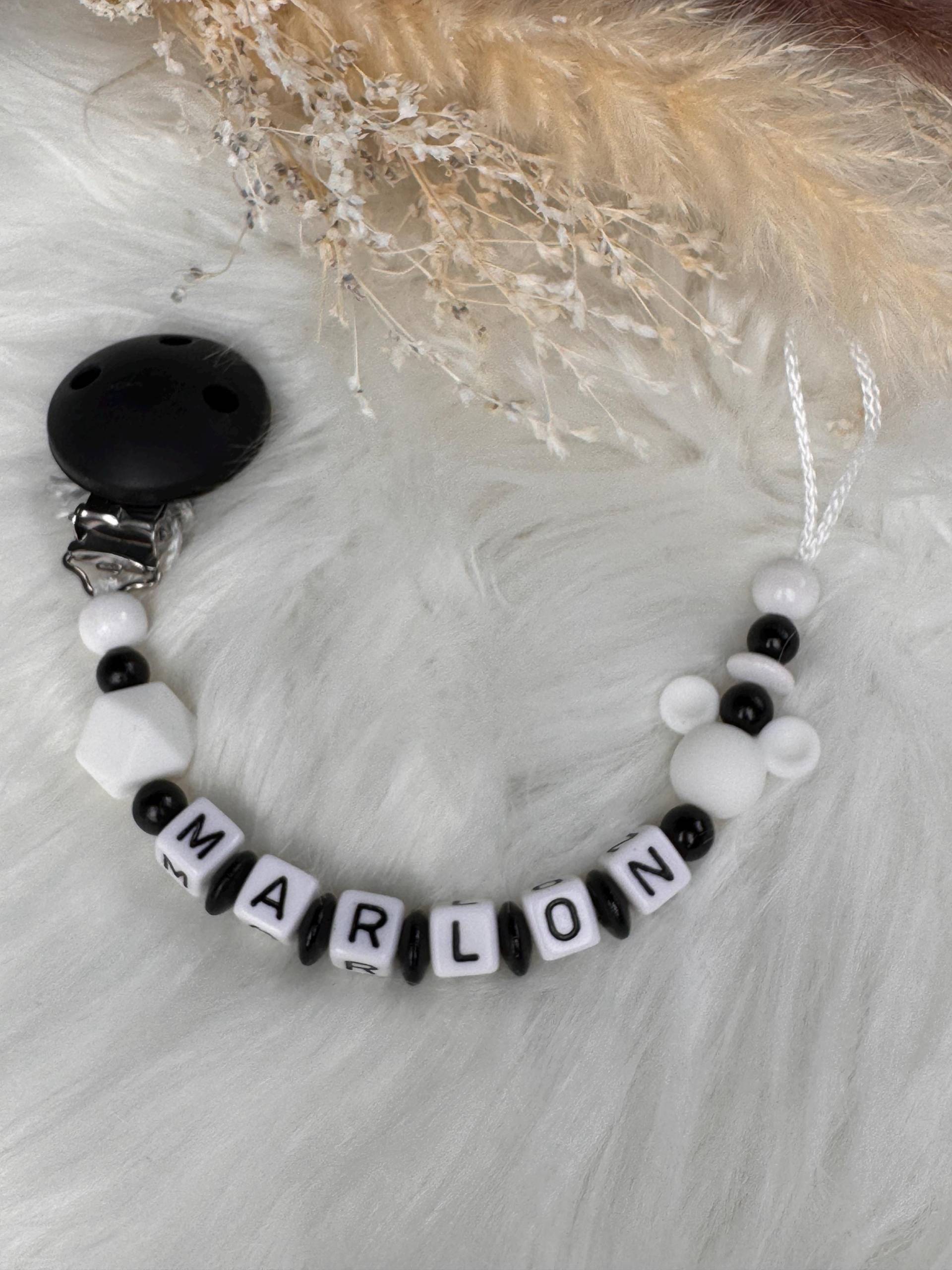 Schnullerkette Mit Namen - Schwarz Weiß Silikonclip Geschenkidee Babyparty- Personalisiert Silikon Clip Schnullerkette Mit Namen - Schwarz Weiß Silikonclip Geschenkidee Babyparty- Personalisiert Silikon Clip von Etsy - GlamAccessoires