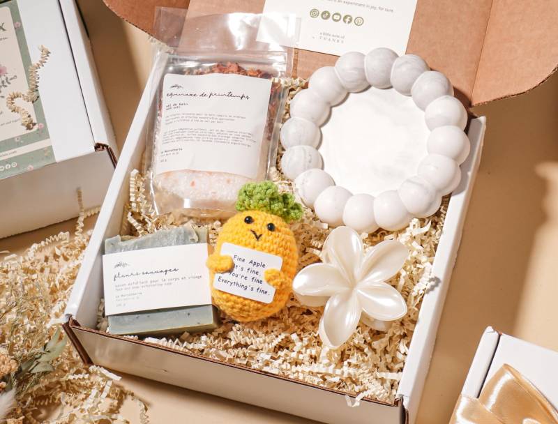 Bade Geschenk Set Für Frauen Benutzerdefinierte Spa Paket Handmade Entspannung Frau Keine Tassen Geburtstagsgeschenk Badesalz Badeseife Hochzeit von Etsy - GliminisLab