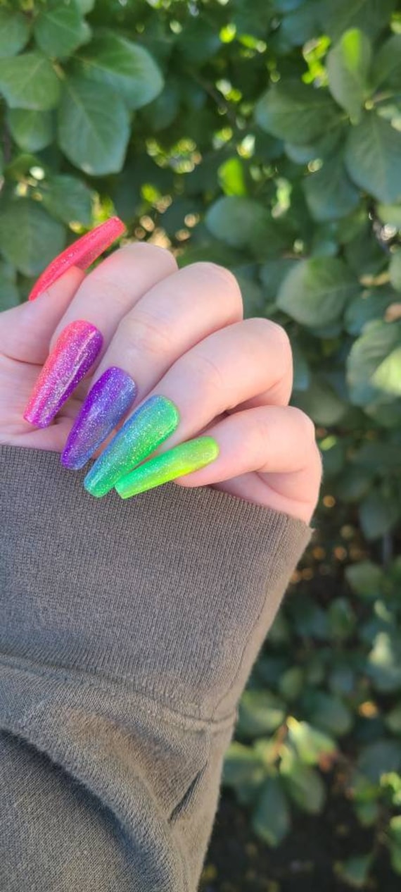 Ombre Semi Sheer/Glitter Glänzend Press On Nails Helle Farben Orange Pink Lila Grün Blau Ombre Semi Sheer/Glitter Glänzend Press On Nails Helle Farben Orange Pink Lila Grün Blau von Etsy - GlitterNailGoods