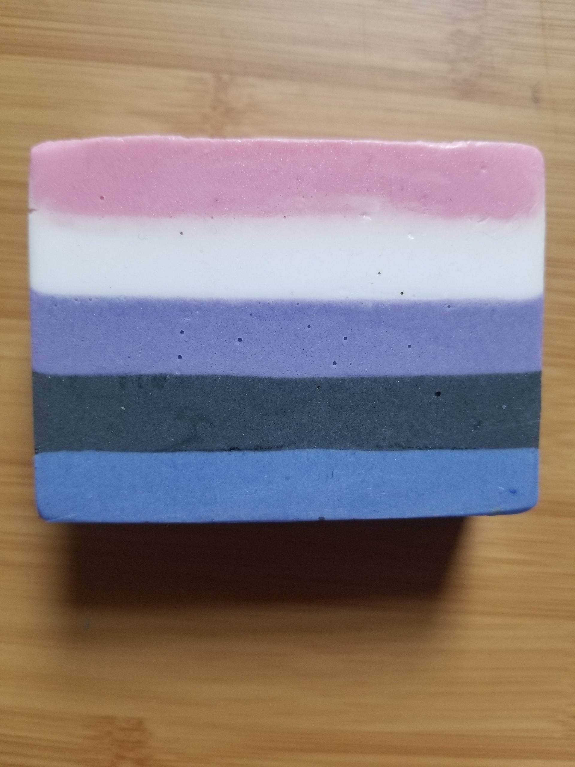 Genderfluid Pride Flagge Genderfluid Pride Flagge von Etsy - GlowingKitsuneSoaps