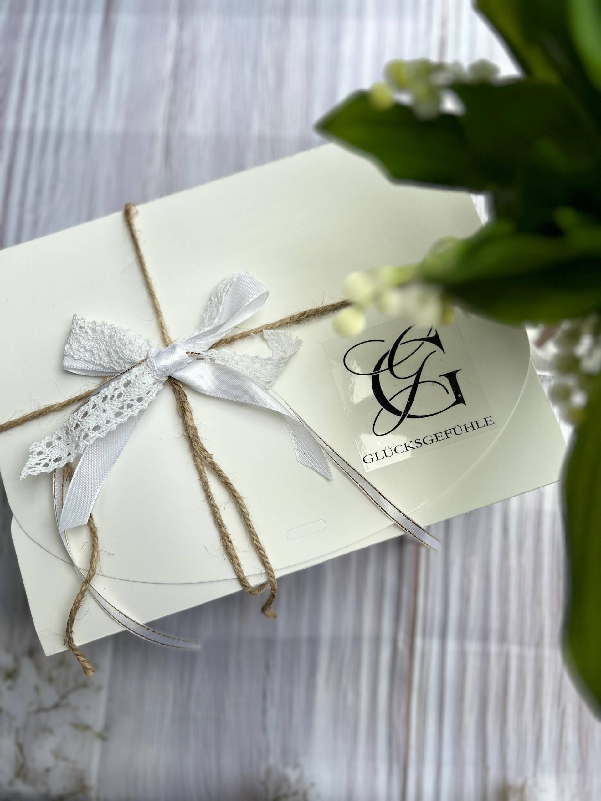 Geschenkset Für Wohnkomfort. Große Duftkerze, Kleine Räucherstäbchen, Vase, Trockenblumenstrauß, , Deko, Geschenkverpackung von Etsy - Glucksgefuhl