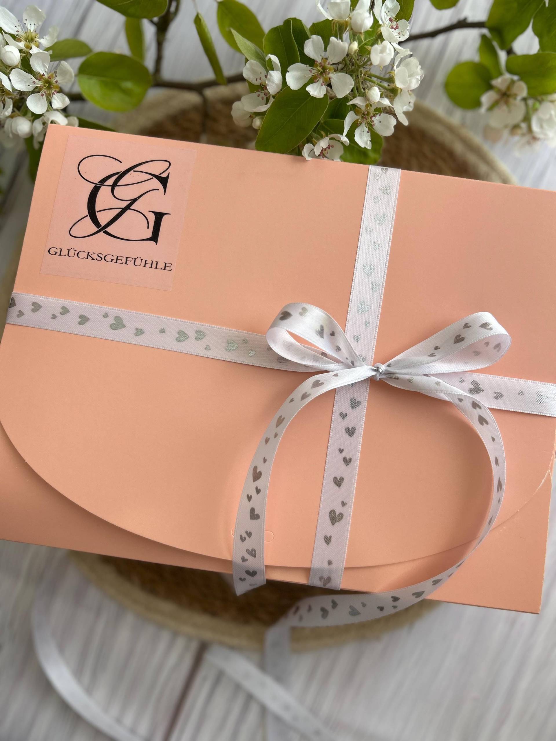 Set Für Damen Turban, Bodylotion, Flüssigseife, Fußbad, Waschlappen, , Geschenkverpackung Set Für Damen Turban, Bodylotion, Flüssigseife, Fußbad, Waschlappen, , Geschenkverpackung von Etsy - Glucksgefuhl
